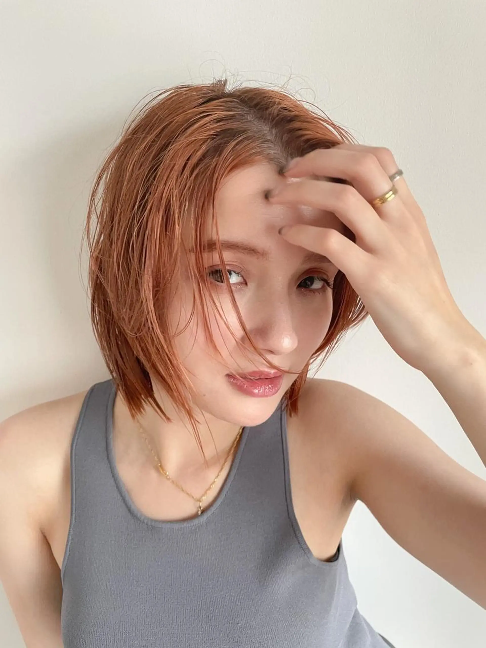 ミディアム カラー アディクシーカラー ブリーチ ブロンド ブルーカラー ハイライトカラー カット ヘアカラー トリートメント CEINE＋ officialのヘアスタイル