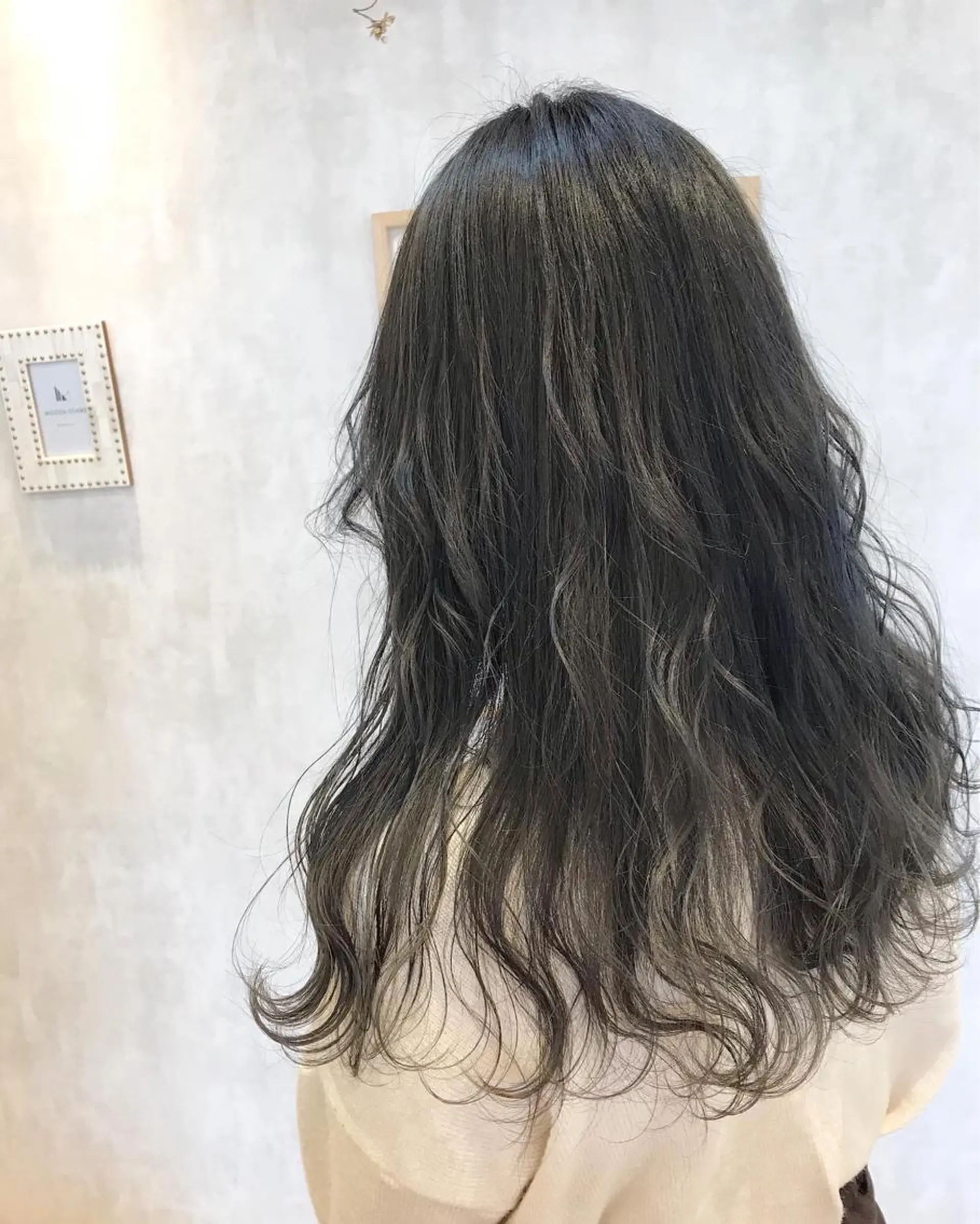 ロング カット ヘアカラー 河田 海陽のヘアスタイル