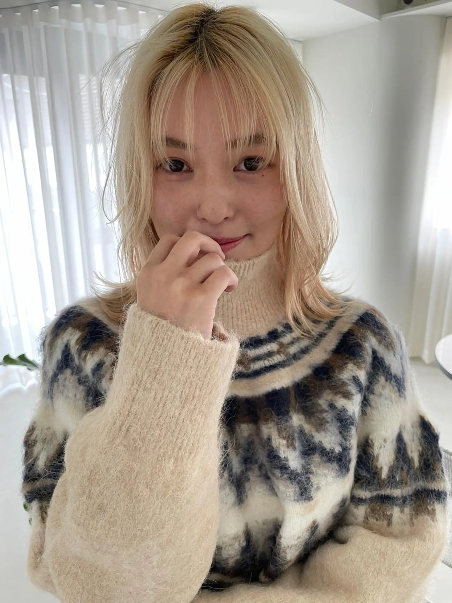 ミディアム カラー パーマ ヘアアレンジ レイヤー/ 透明感カラー/マドカのヘアスタイル