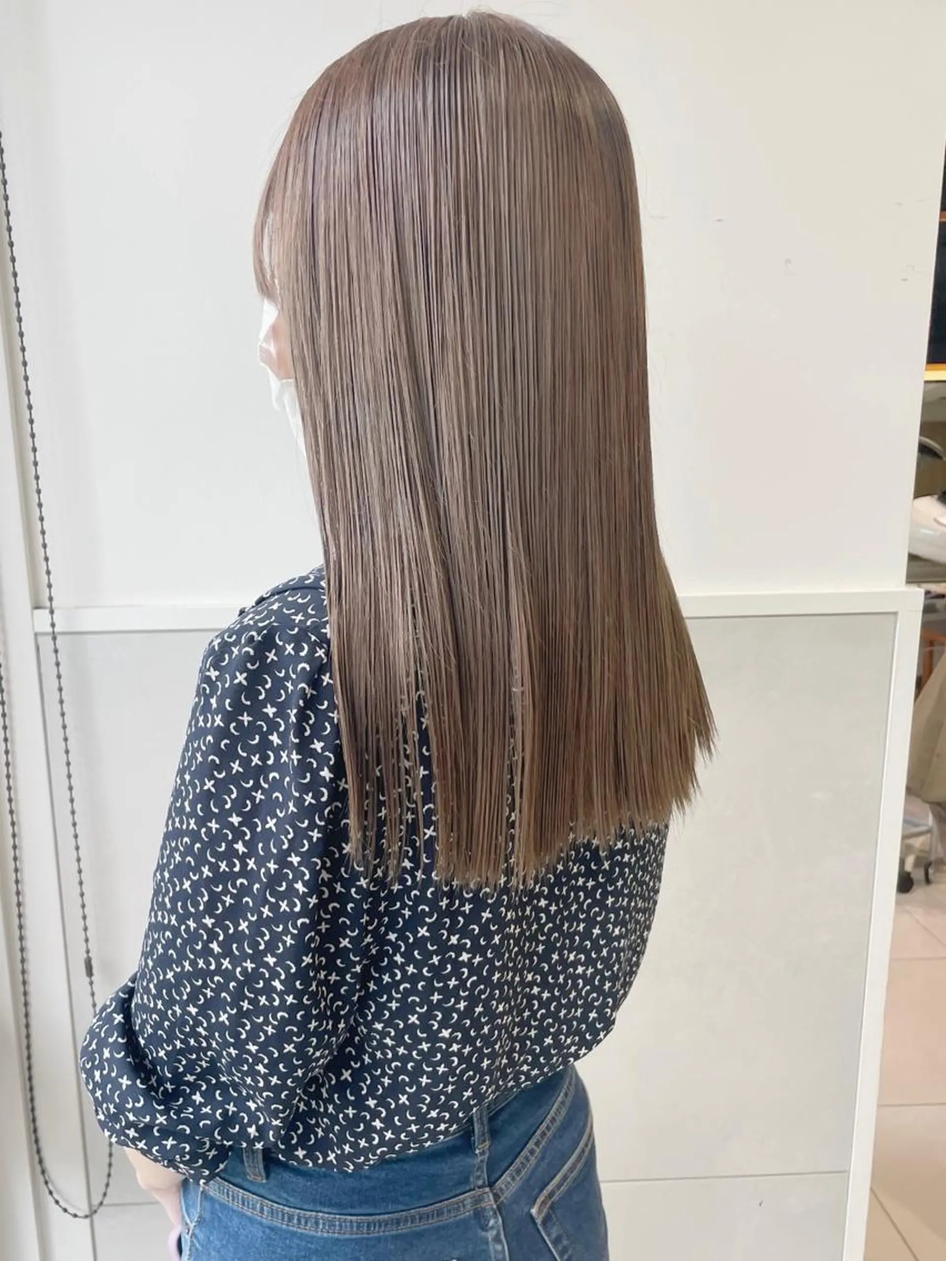 セミロング カラー ベージュカラー カット ヘアカラー 齋藤 咲のヘアスタイル