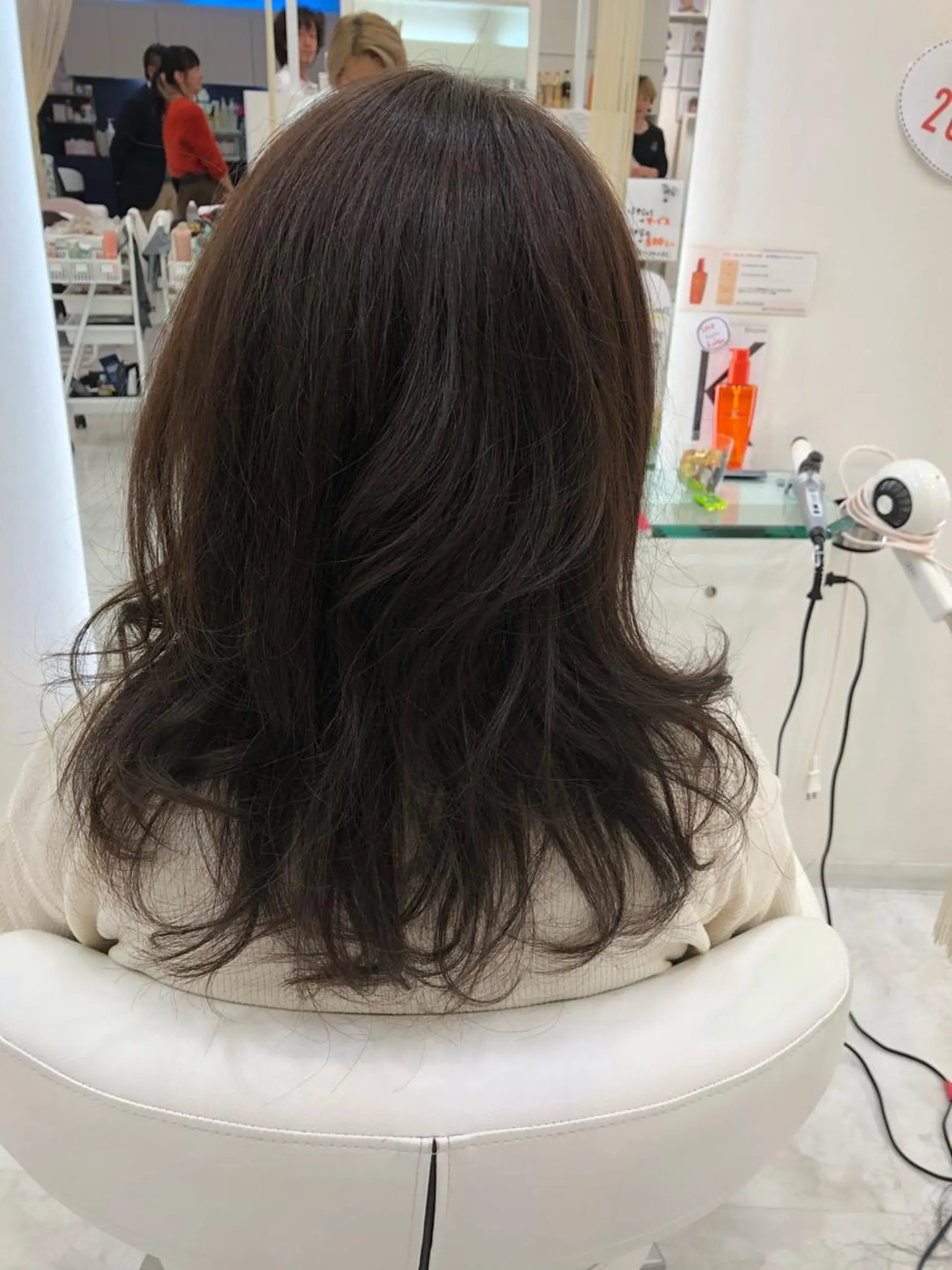 セミロング カラー 透明感カラー グレージュ イルミナカラー hair Freak所属・佐藤 祥太のヘアスタイル