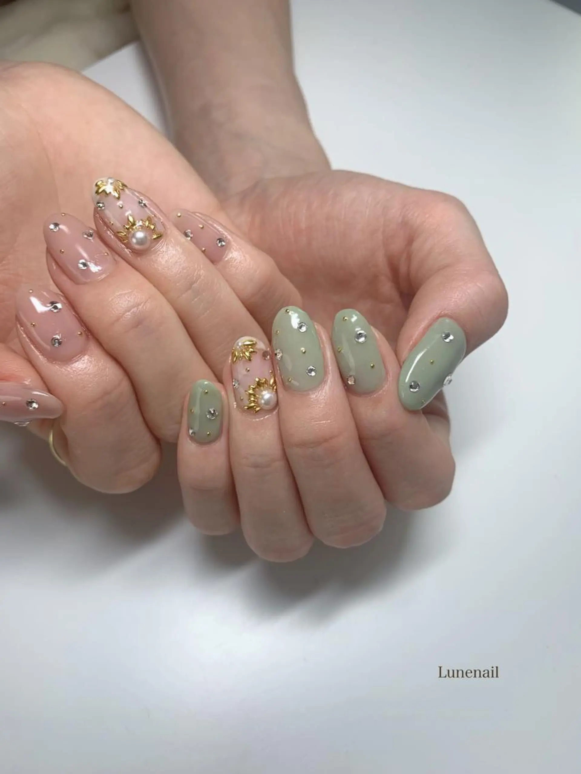 ミディアム Lunenail所属・Lune nailのネイルデザイン