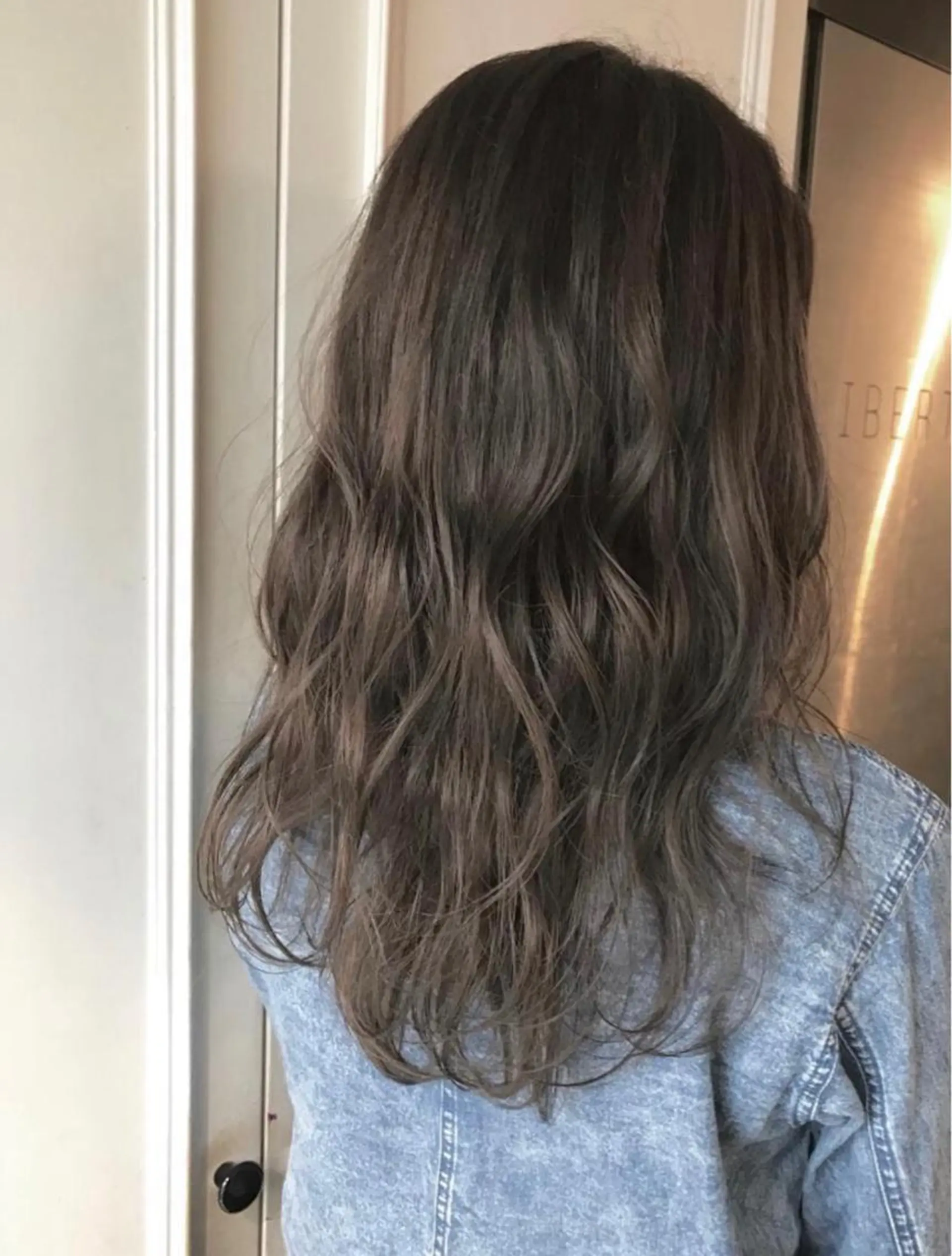 セミロング カラー ヘアアレンジ アッシュ ベージュカラー 再現度&髪質改善 LISAのヘアスタイル