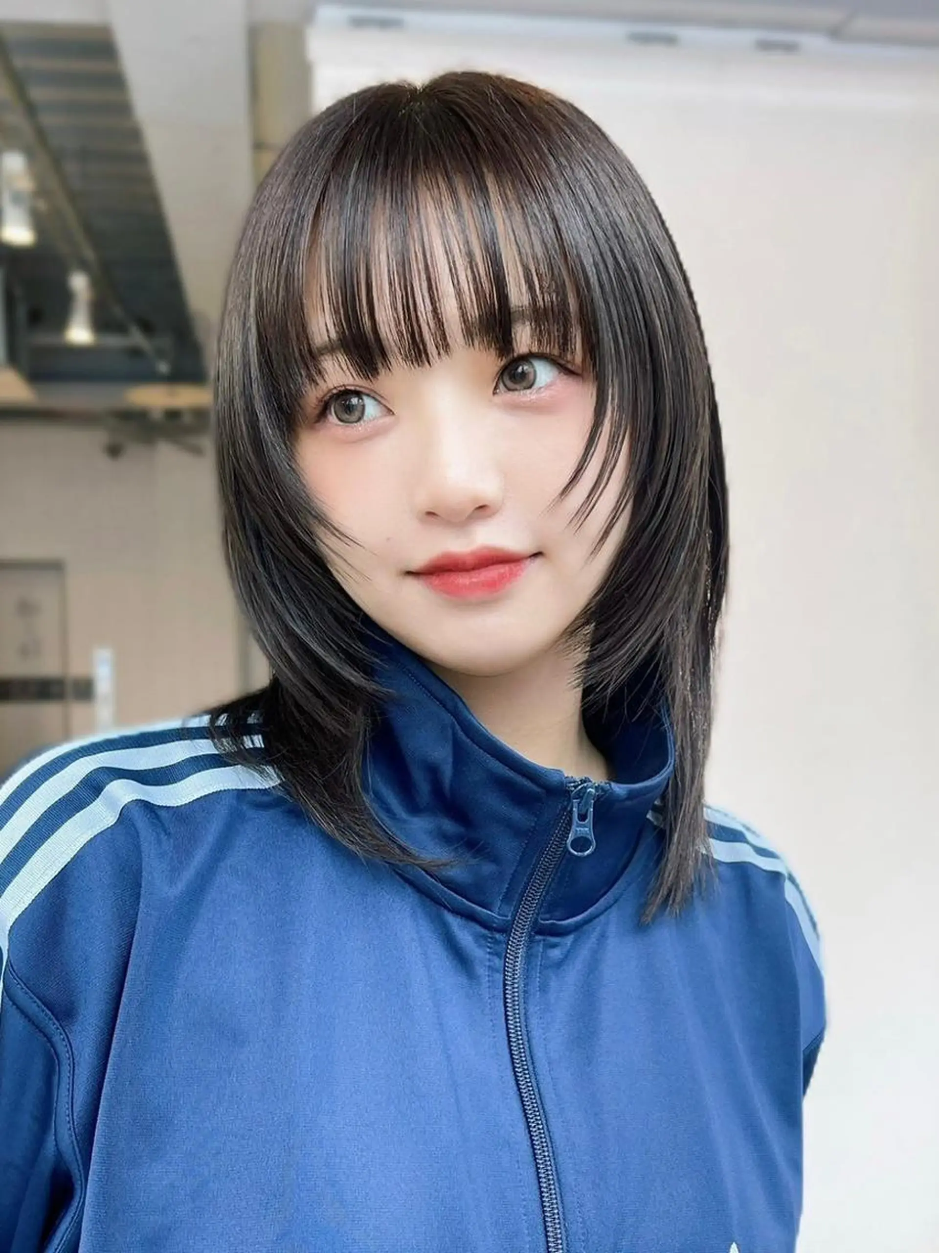 カラー ミディアム アッシュ アッシュブラック 黒髪 レイヤーカット カット ヘアカラー トリートメント ITbyALBUM 中野店のヘアスタイル