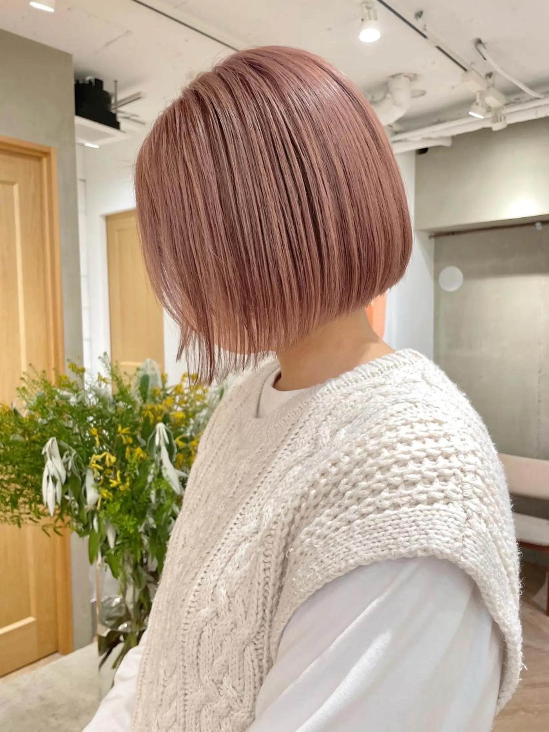 ミディアム カラー アッシュ ベージュカラー ブリーチ ケアブリーチ ダブルカラー ヘアカラー トリートメント ボブ/ショート 🌟梅田盛一🌟のヘアスタイル