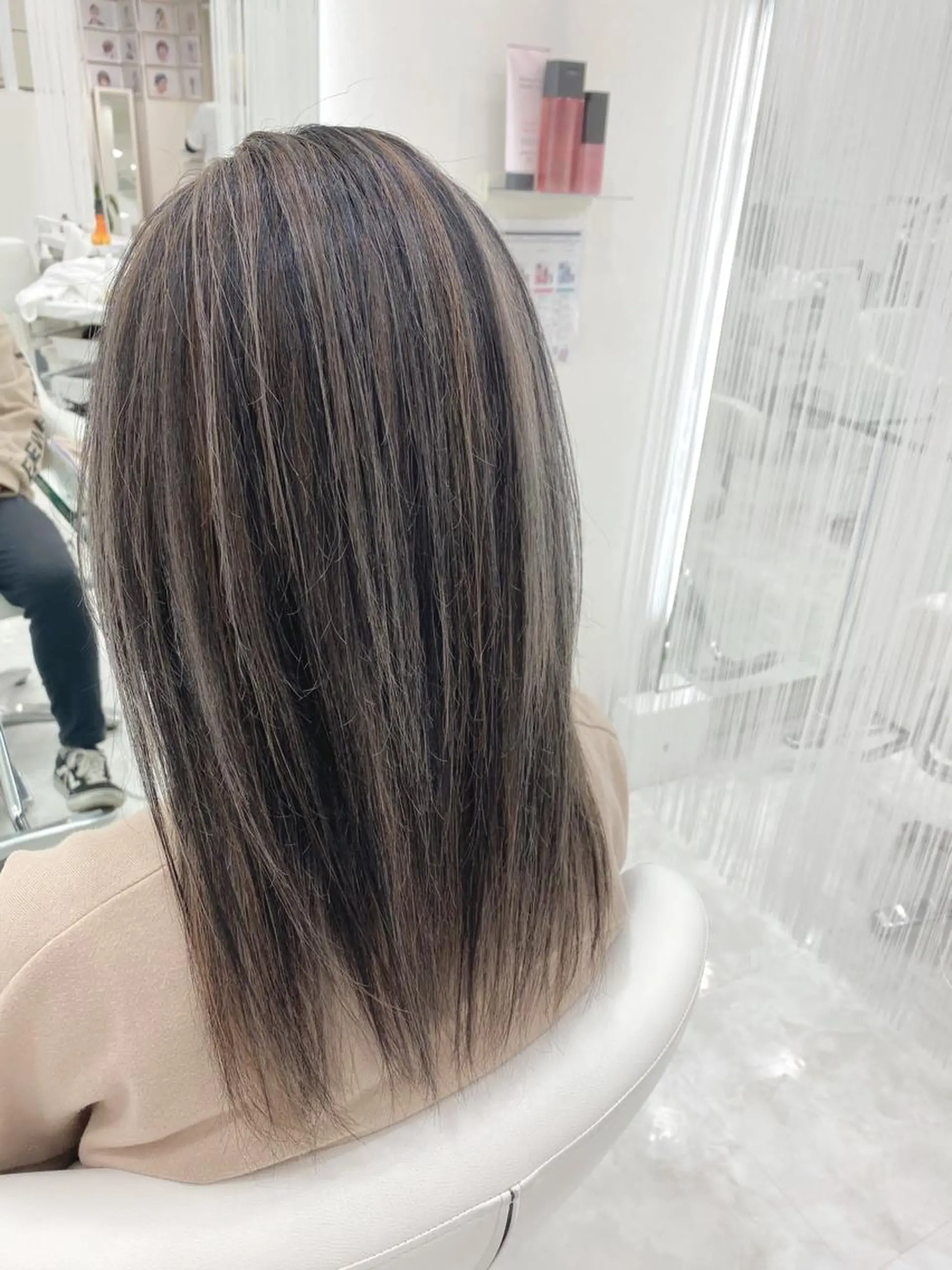 セミロング カラー ハイライトカラー ハイライト hair Freak所属・佐藤 祥太のヘアスタイル