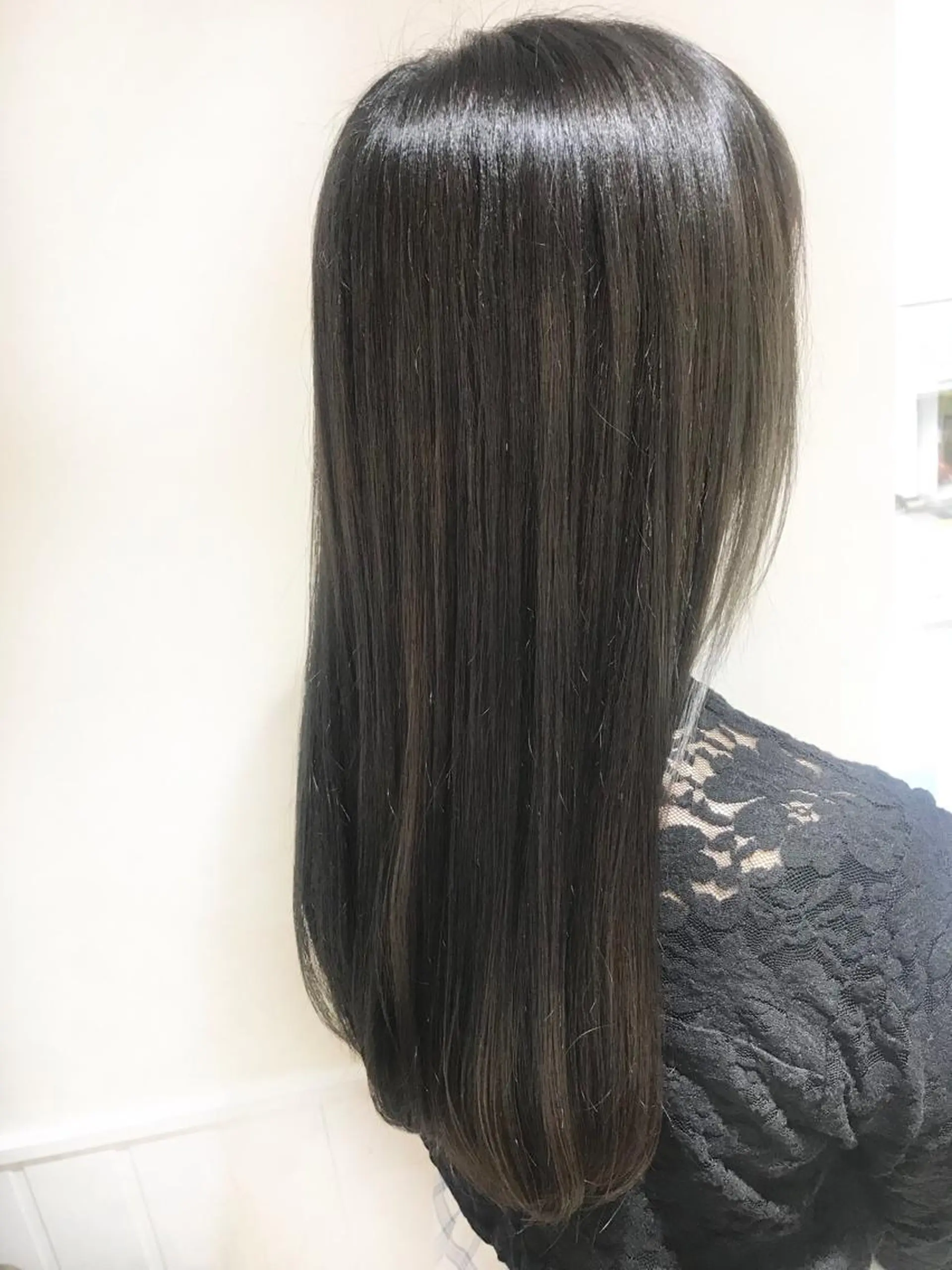 ロング カラー アッシュ アッシュグレー アッシュグレージュ ダークアッシュ グレージュ パーマ×ウルフカット koya☆のヘアスタイル