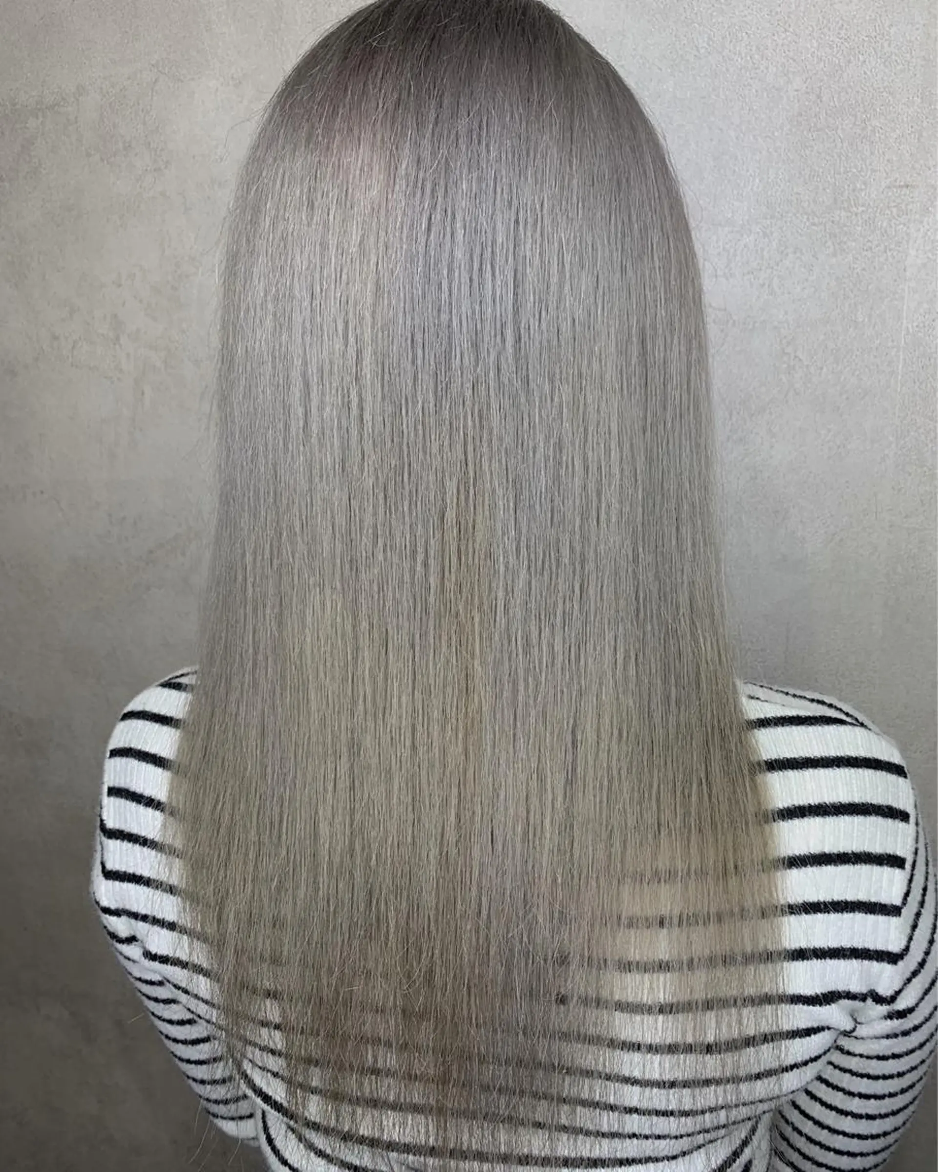 ロング ヘアカラー トリートメント BuzZ所属・西村 雄二のヘアスタイル