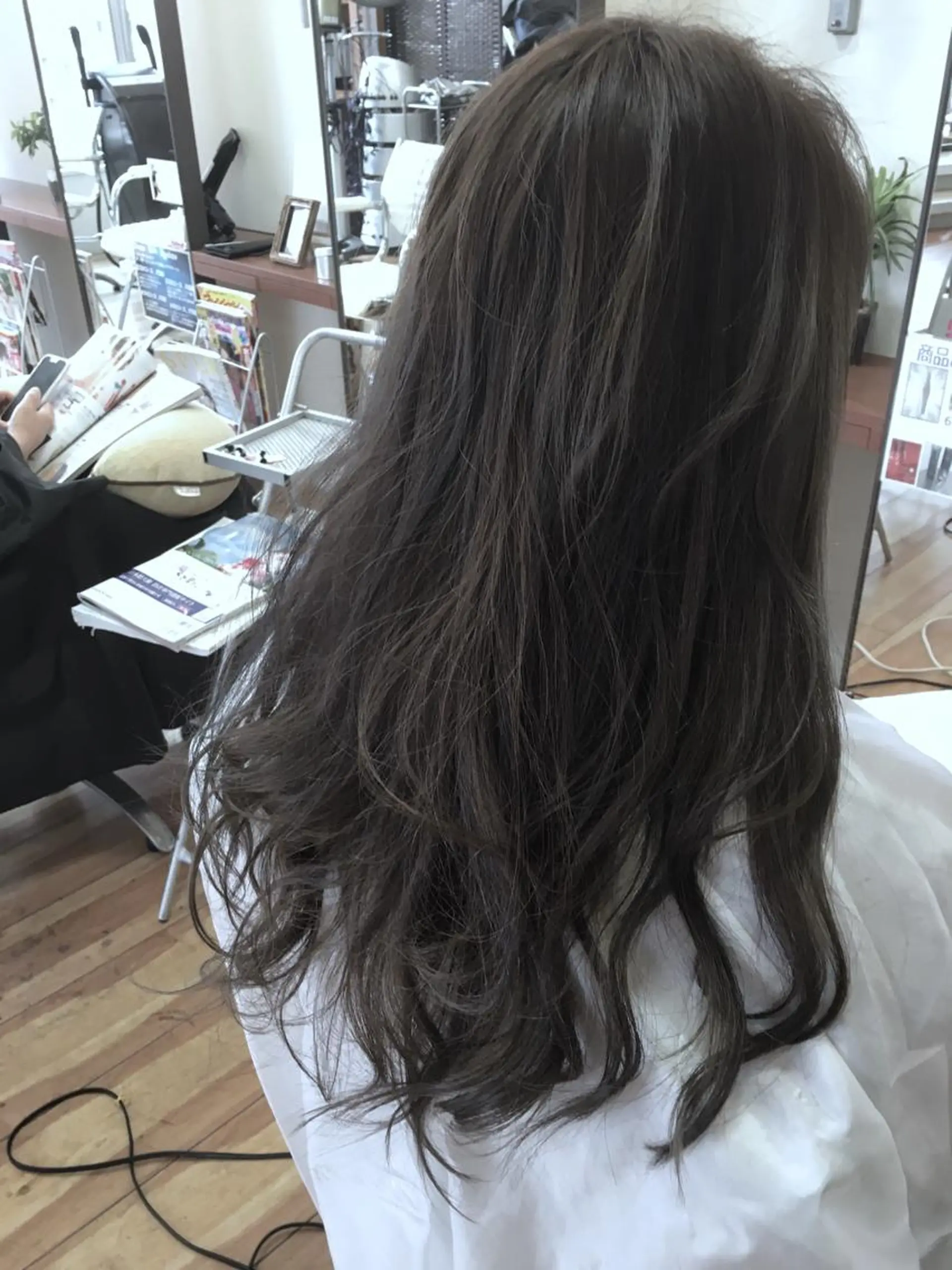 ロング カラー ダークグレー brace 立花のヘアスタイル