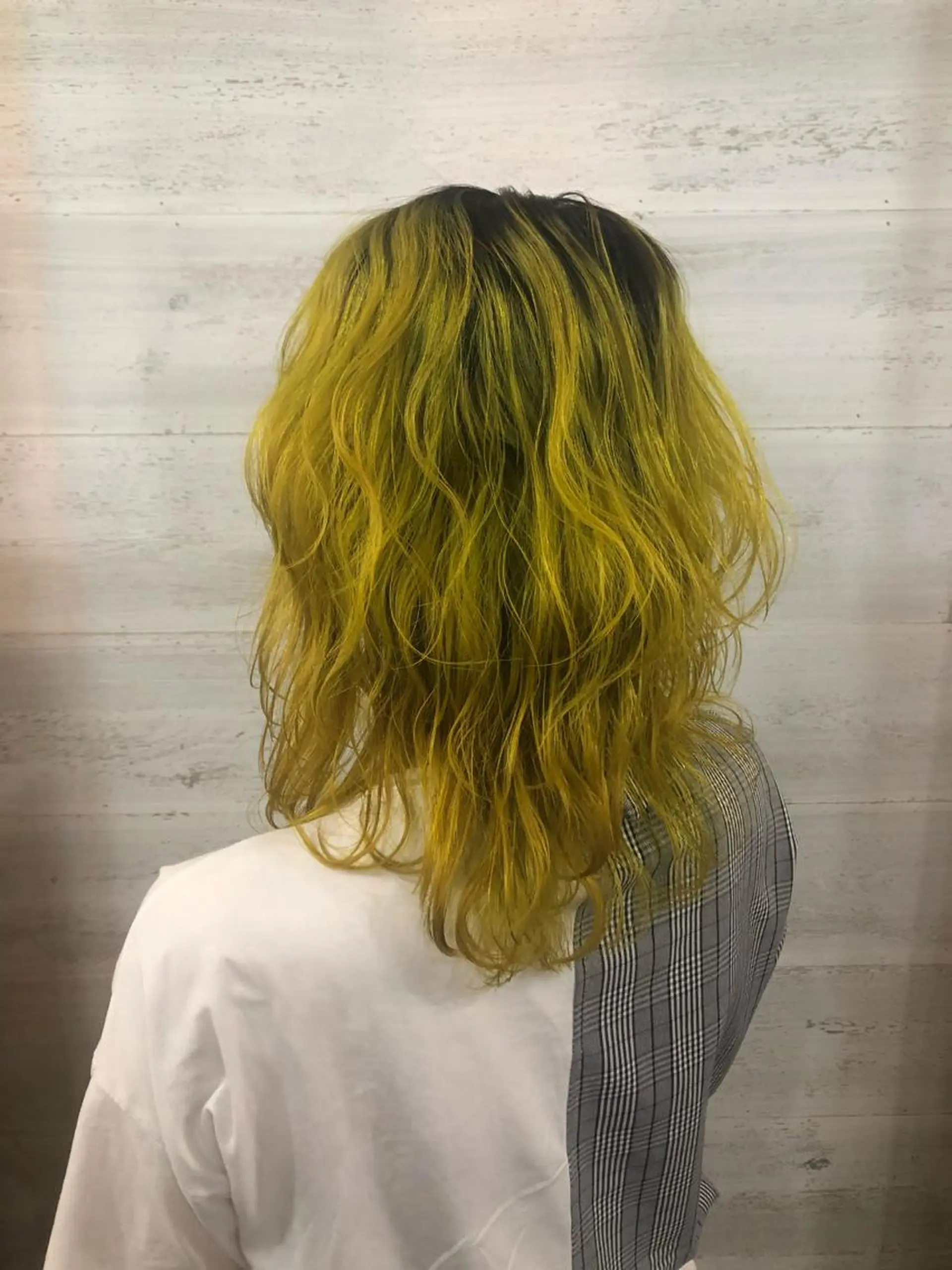 セミロング カラー イエローカラー 女性リピ90%🍨 🩷佐藤みずきのヘアスタイル