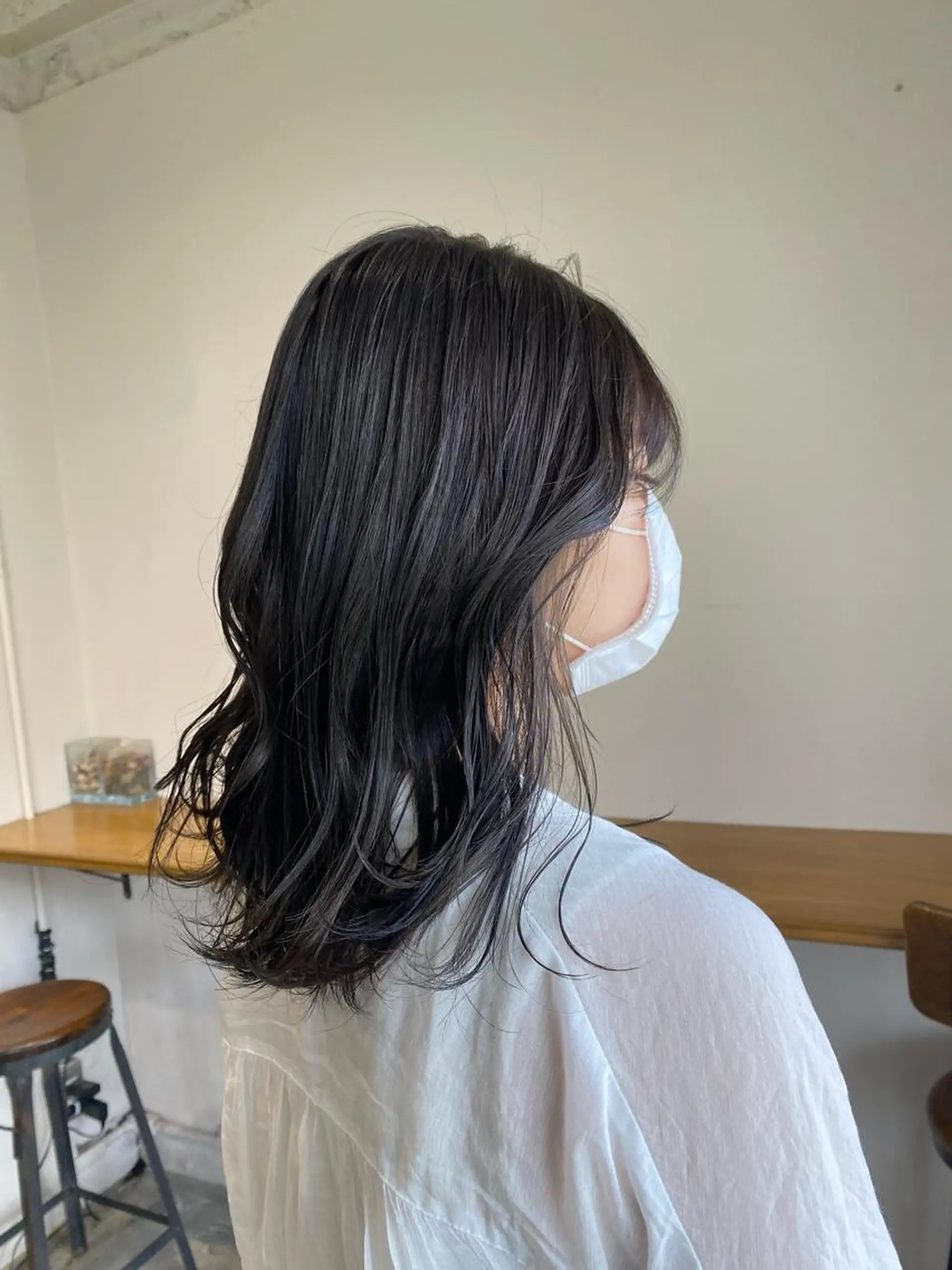 ミディアム カラー ヘアアレンジ ブリーチ グレージュ 森田 翔斗ベージュカラー⭕のヘアスタイル