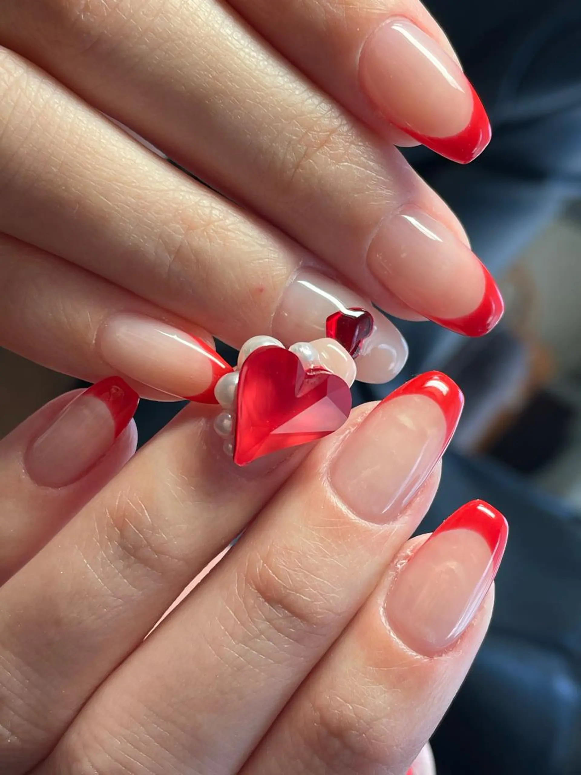ネイル ストーンネイル ハンドネイル nail salon 7☺︎2所属・nail salon 7☺︎2のネイルデザイン