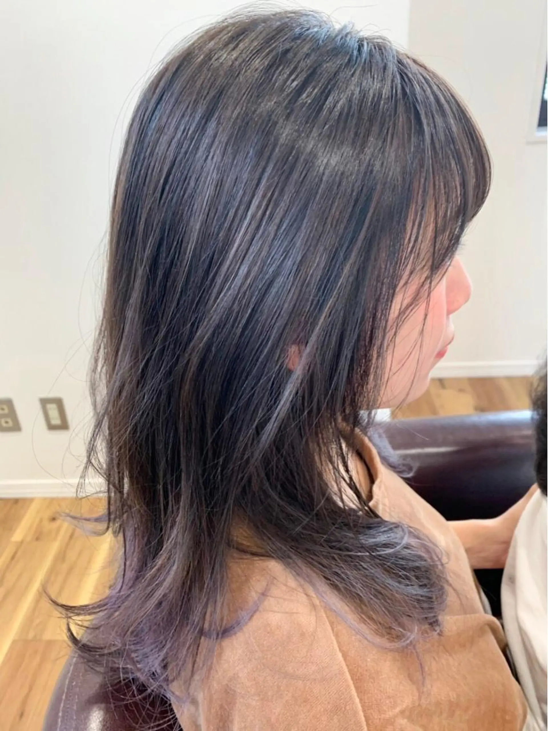 カラー グレージュ ハイライトカラー ラベンダーカラー ラベンダーグレージュ ラベンダーグレー nessヤマサキ リュウタのヘアスタイル