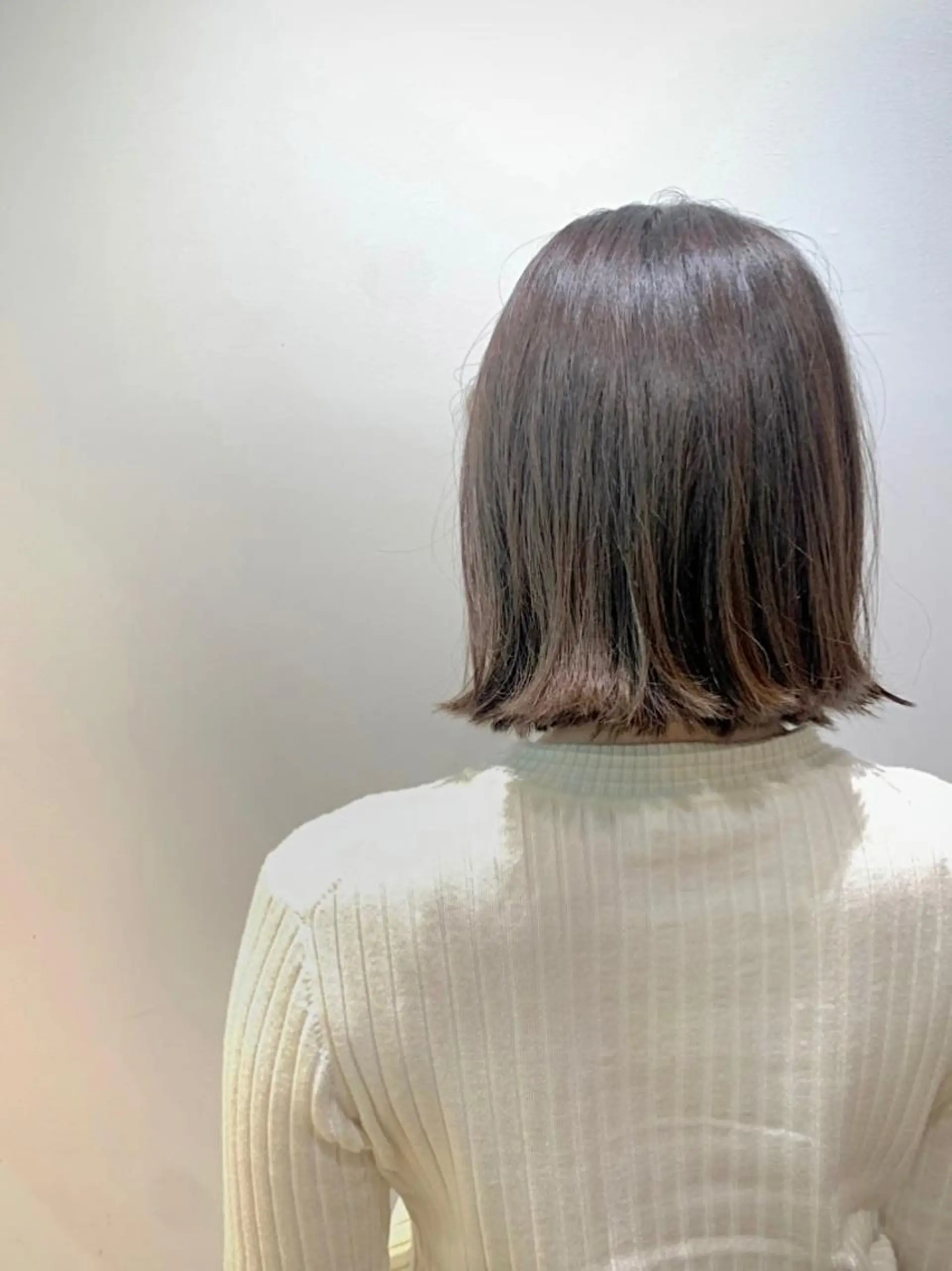 ミディアム カラー ヘアアレンジ ベージュカラー ハイライトカラー ハイライト カット ヘアカラー トリートメント GO TODAY SHAiRE SALON 梅田店所属・柔らかくすみカラー ボブ/ショートのヘアスタイル
