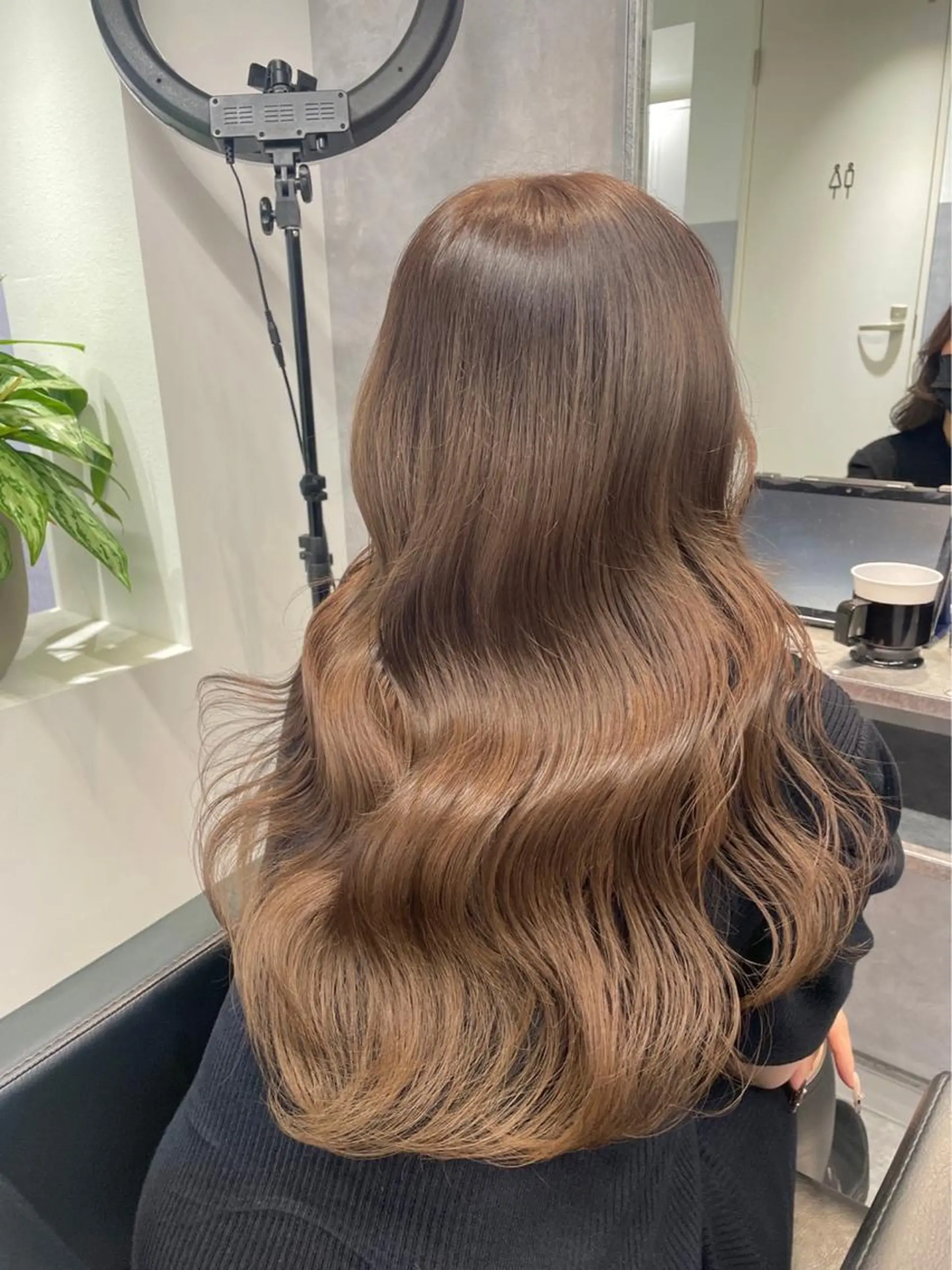 セミロング カラー mimiiy梅田 中崎町ハイトーンのヘアスタイル