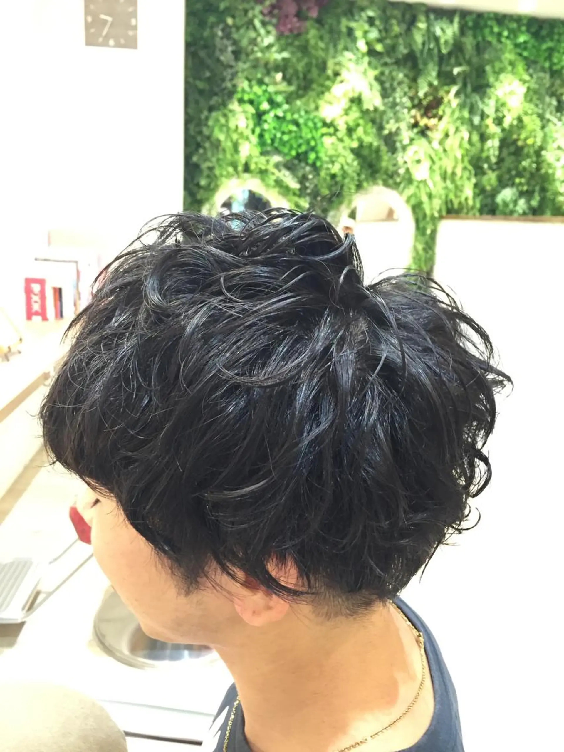 ショート パーマ メンズ 吉岡 三四朗のヘアスタイル