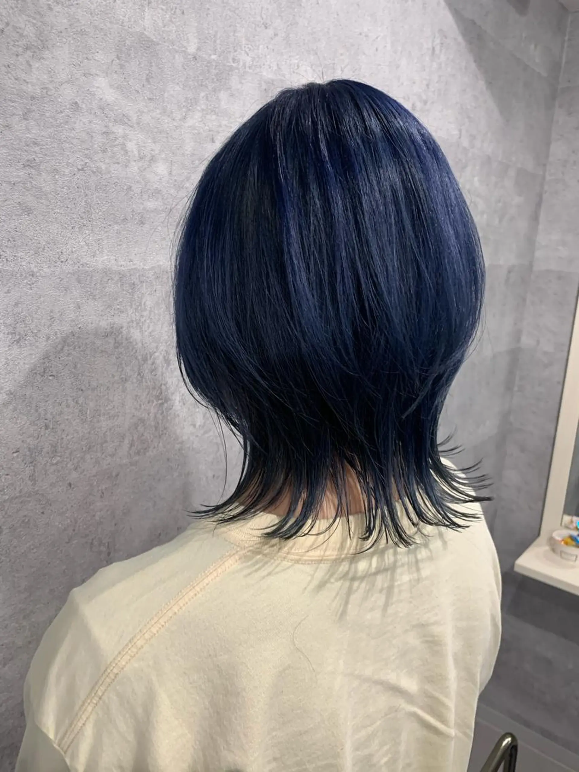 ミディアム カラー ブルーカラー ネイビーカラー ウルフカット _WHITE 天神店 YUMEKA🐻のヘアスタイル