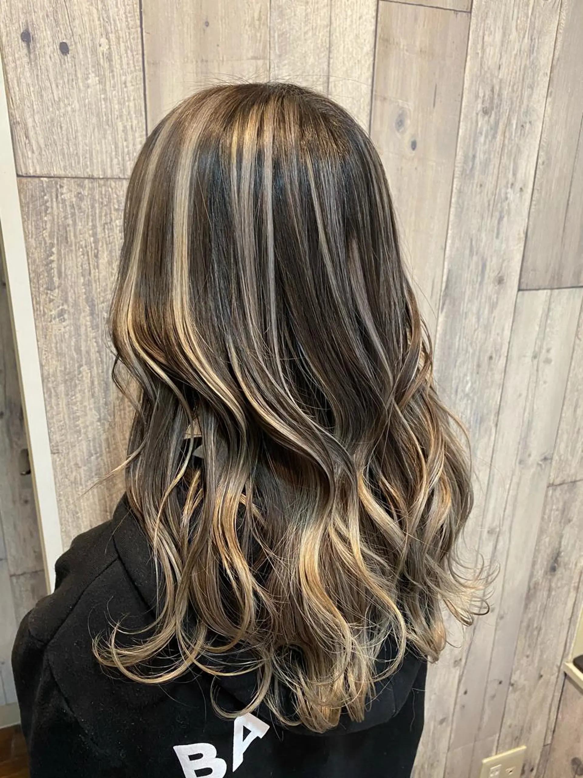 ミディアム カラー LOHAS 関根真由美のヘアスタイル