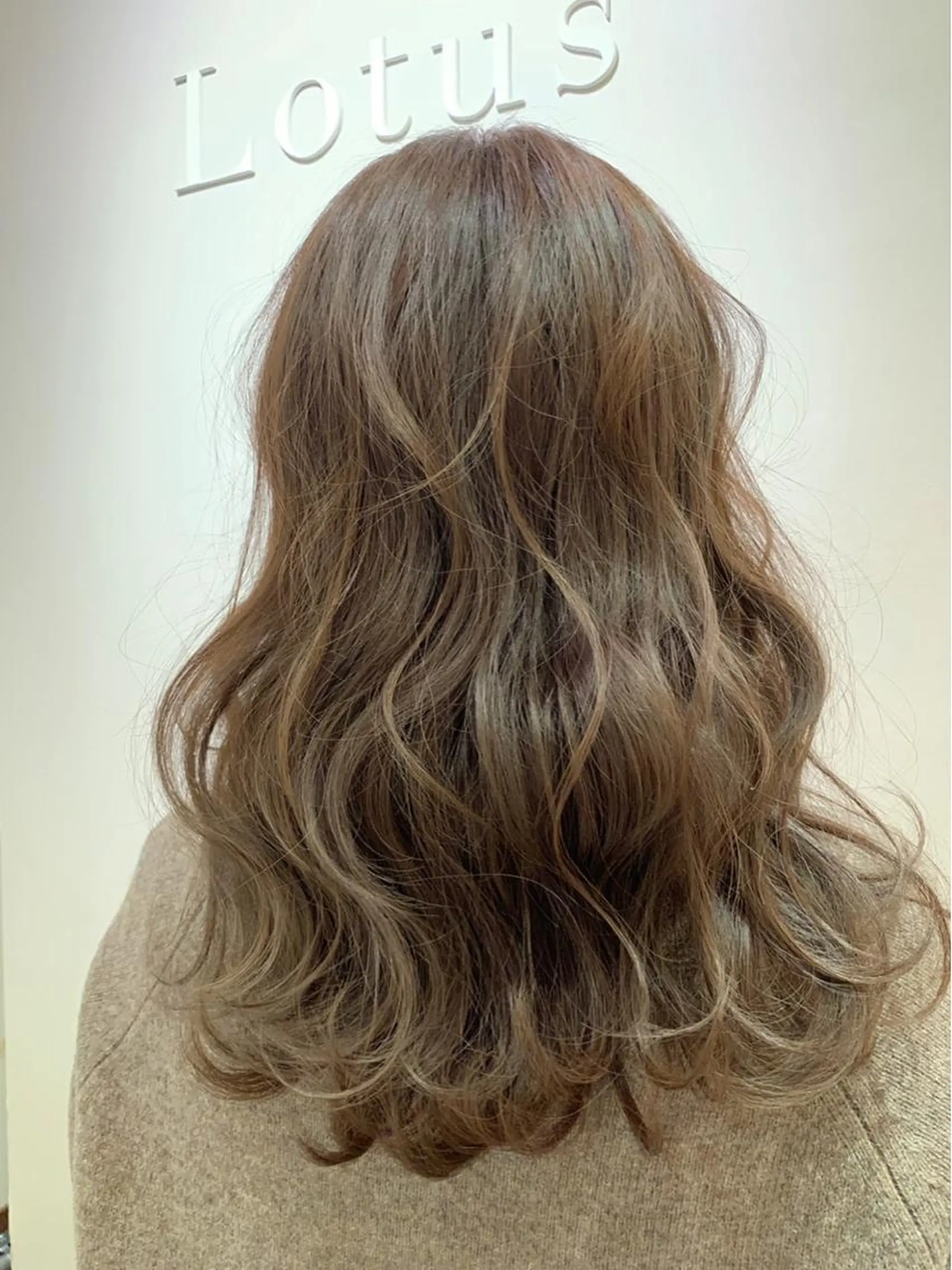 カラー セミロング ☆Lotus船橋店 ヒヤマ　サキ　☆のヘアスタイル