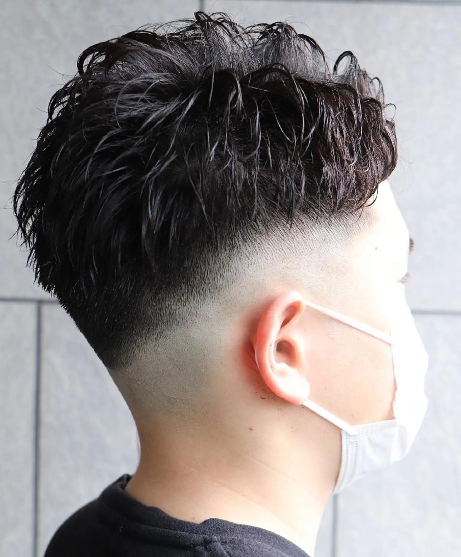 ショート パーマ メンズ フェードカット メンズパーマ スキンフェード メンズツイストパーマ ツイストパーマ 川端 智治のヘアスタイル