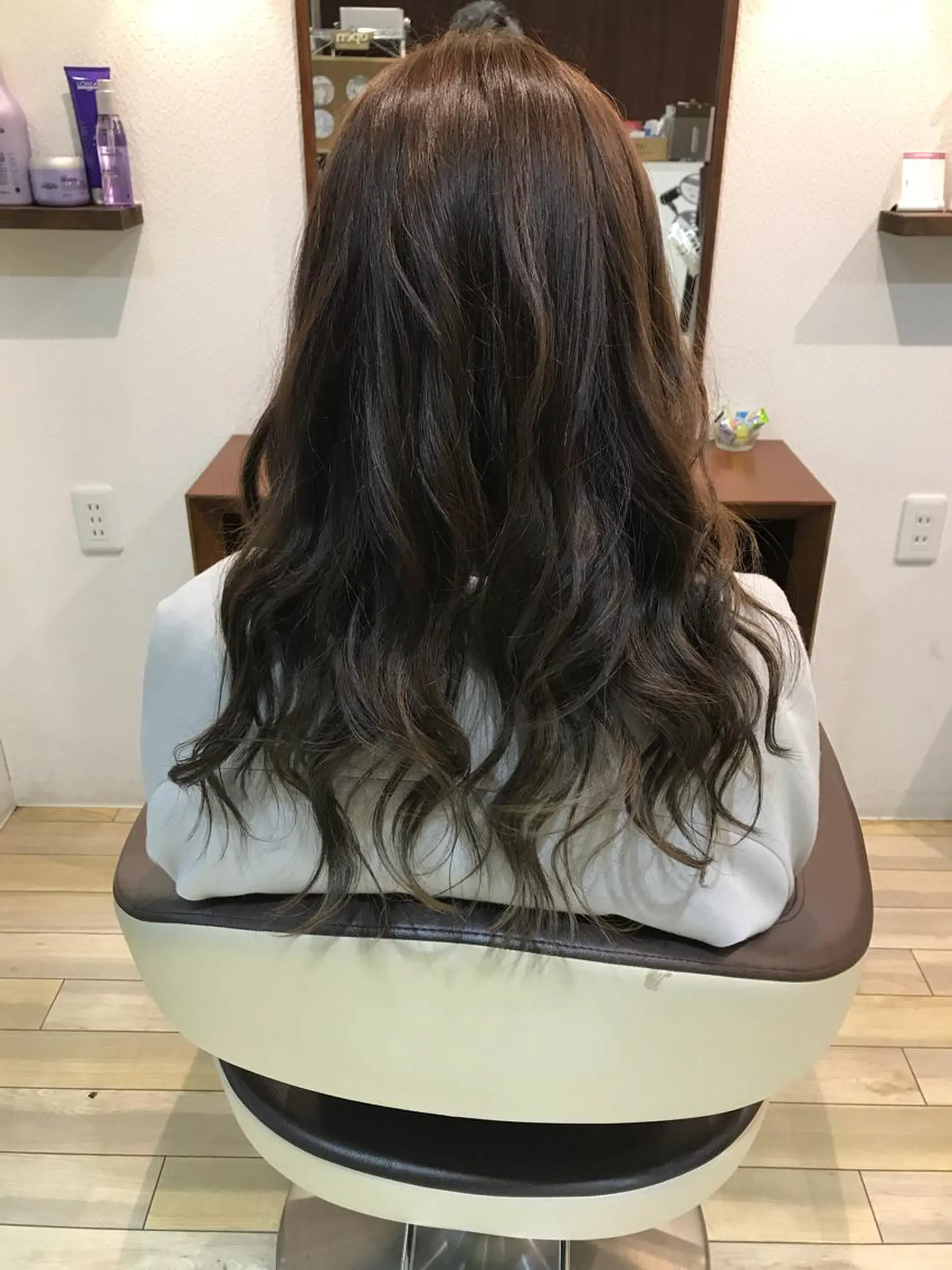 セミロング カラー イルミナカラー hair studio olive南森町店所属・脇坂 誠也のヘアスタイル