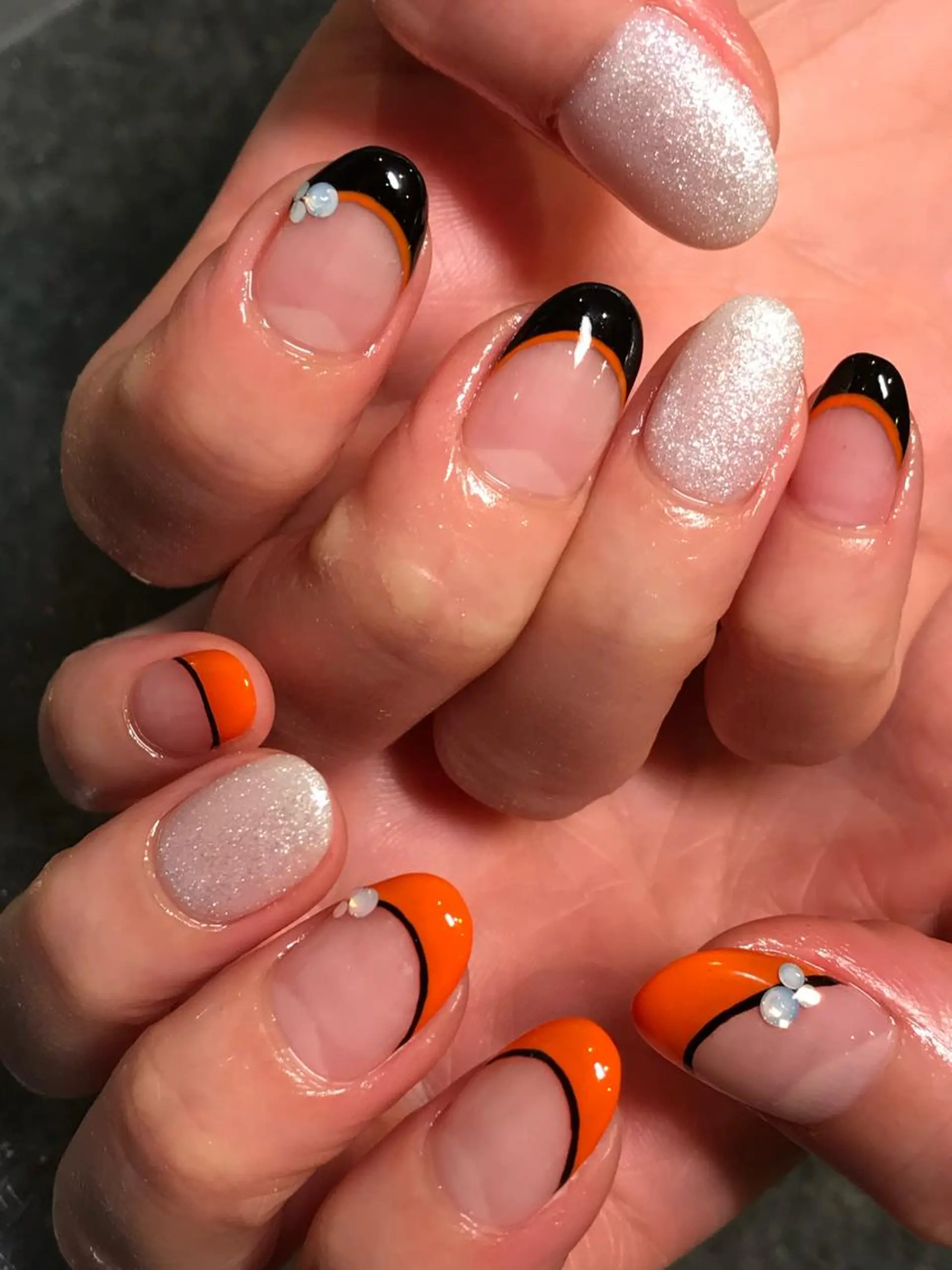 ミディアム ハンドネイル NAILSALON 🍔Timna🍟のネイルデザイン