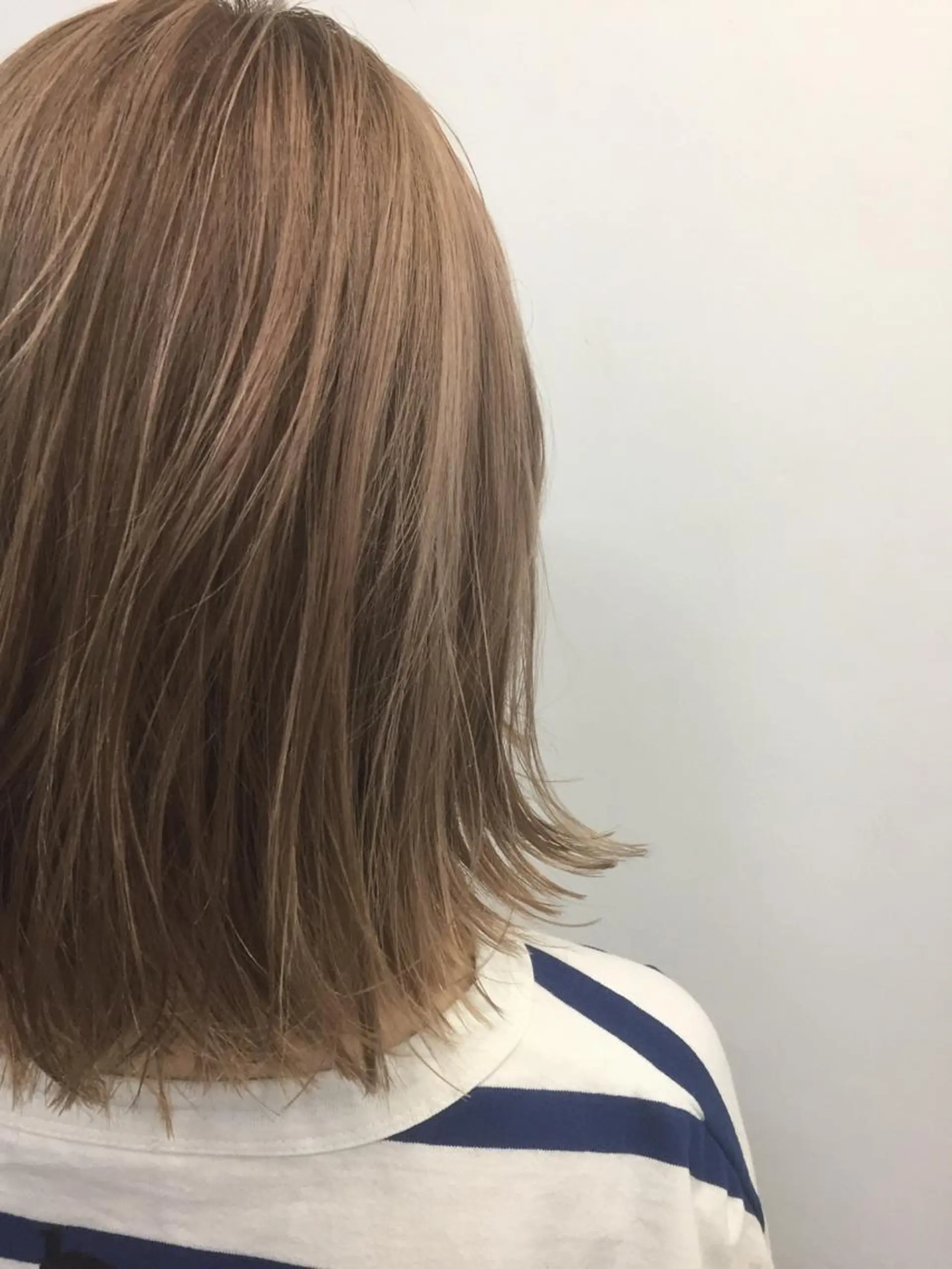 ミディアム カラー 田添 幹宜のヘアスタイル
