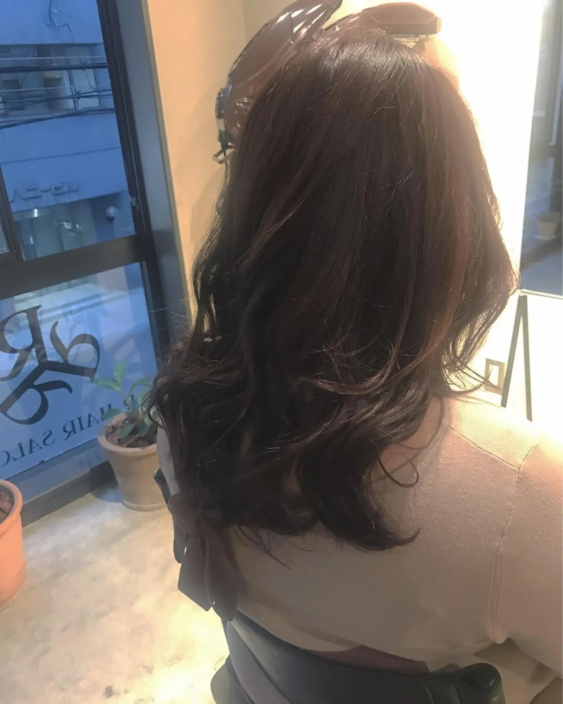 セミロング カラー ブラウンカラー ケアカラー カット ヘアカラー トリートメント Ｒ HAIR SALON所属・RHAIRSALON 西山梓のヘアスタイル