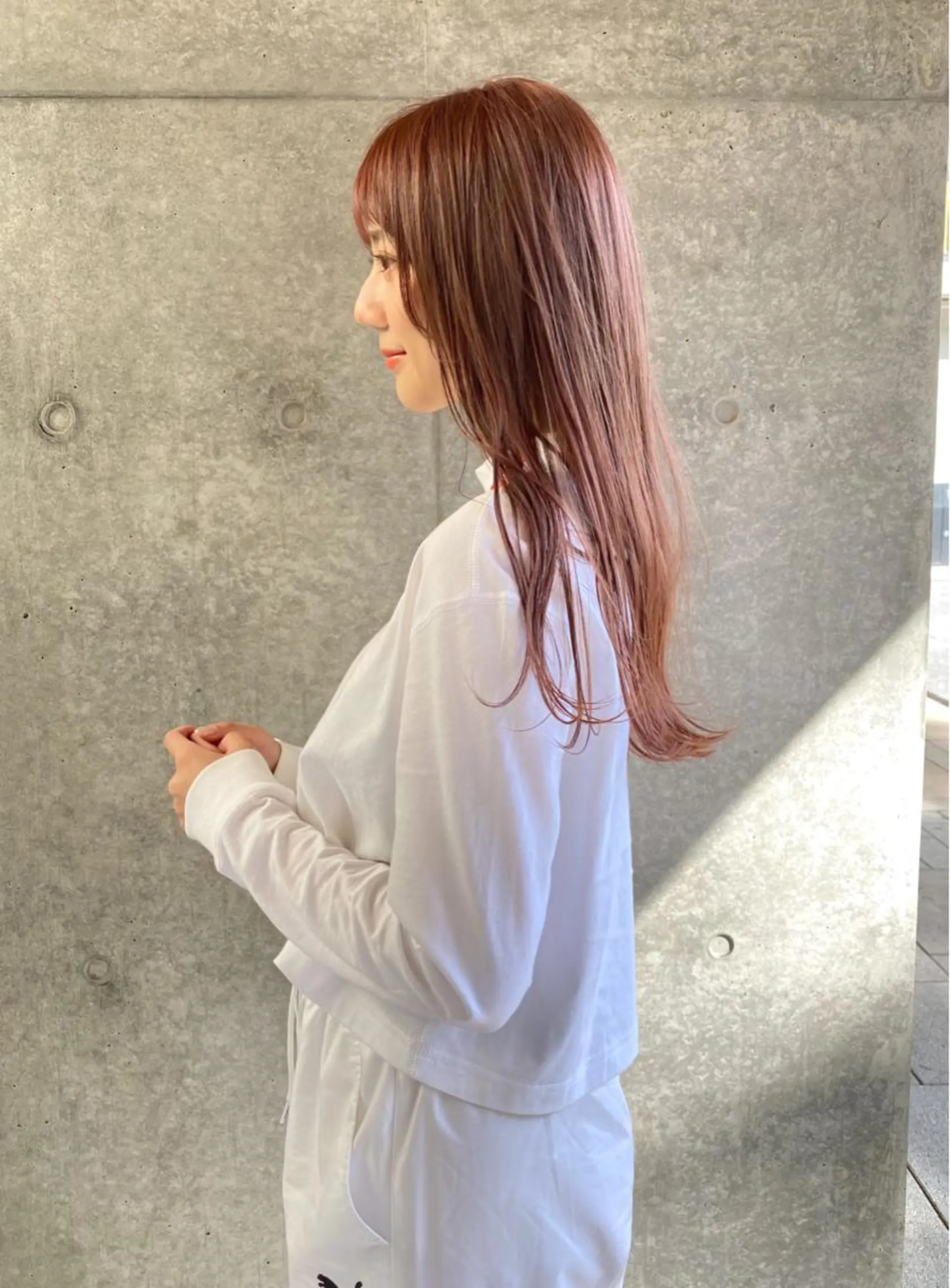 セミロング カラー ベージュカラー ブリーチ ケアブリーチ 透明感カラー ダブルカラー カット ヘアカラー トリートメント a moment(モーメント)所属・蔵前 デザインカット KOBAYASHIのヘアスタイル