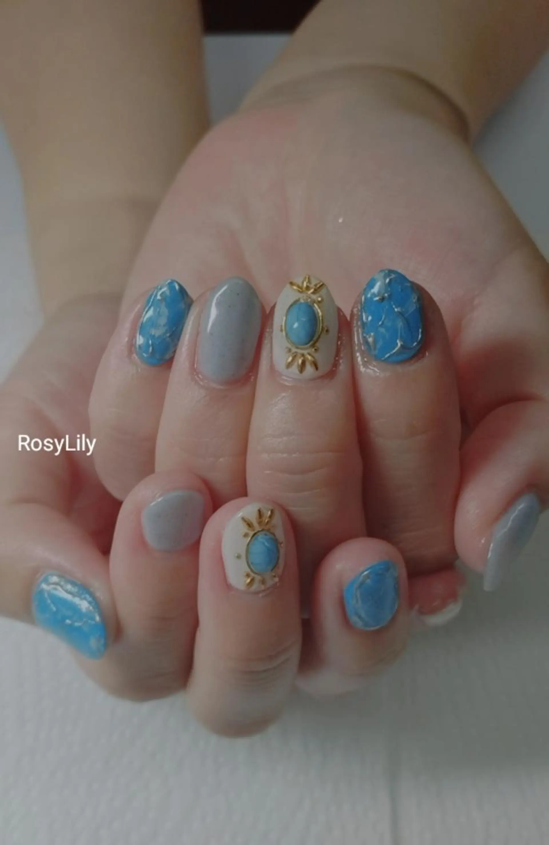 ネイル ブルー 持ち込み ハンドネイル ハンドケア プライベートサロン RosyLily所属・プライベートサロン Rosy Lilyのネイルデザイン
