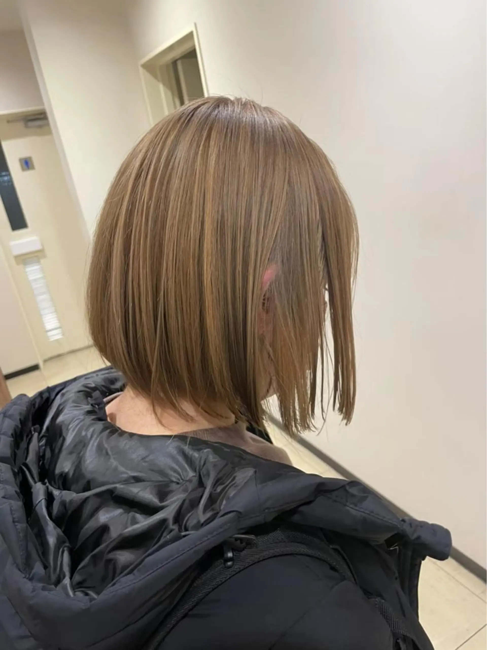 ショート カラー ベージュカラー ミルクティーベージュ MUSASHI ブリーチカラー◎のヘアスタイル