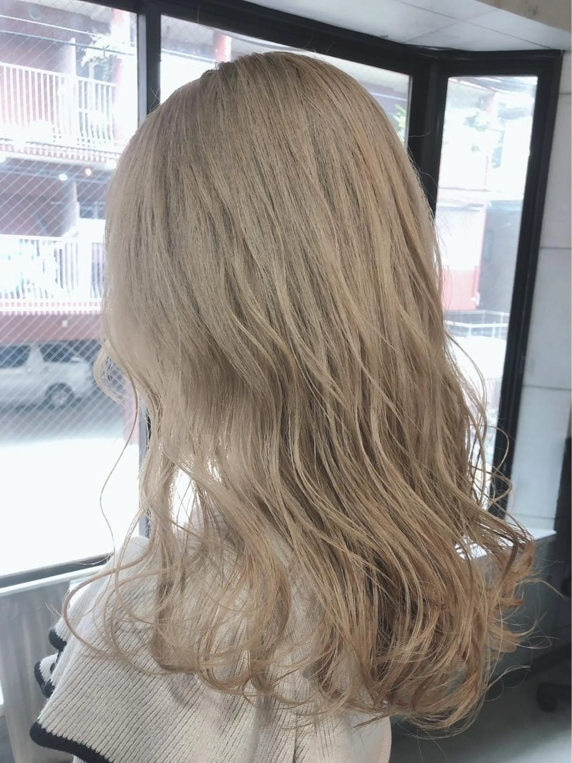 ミディアム カラー ヘアアレンジ アディクシーカラー ブリーチ ケアブリーチ ダブルカラー イヤリングカラー 髪質改善デザイナー &mirai ryoのヘアスタイル