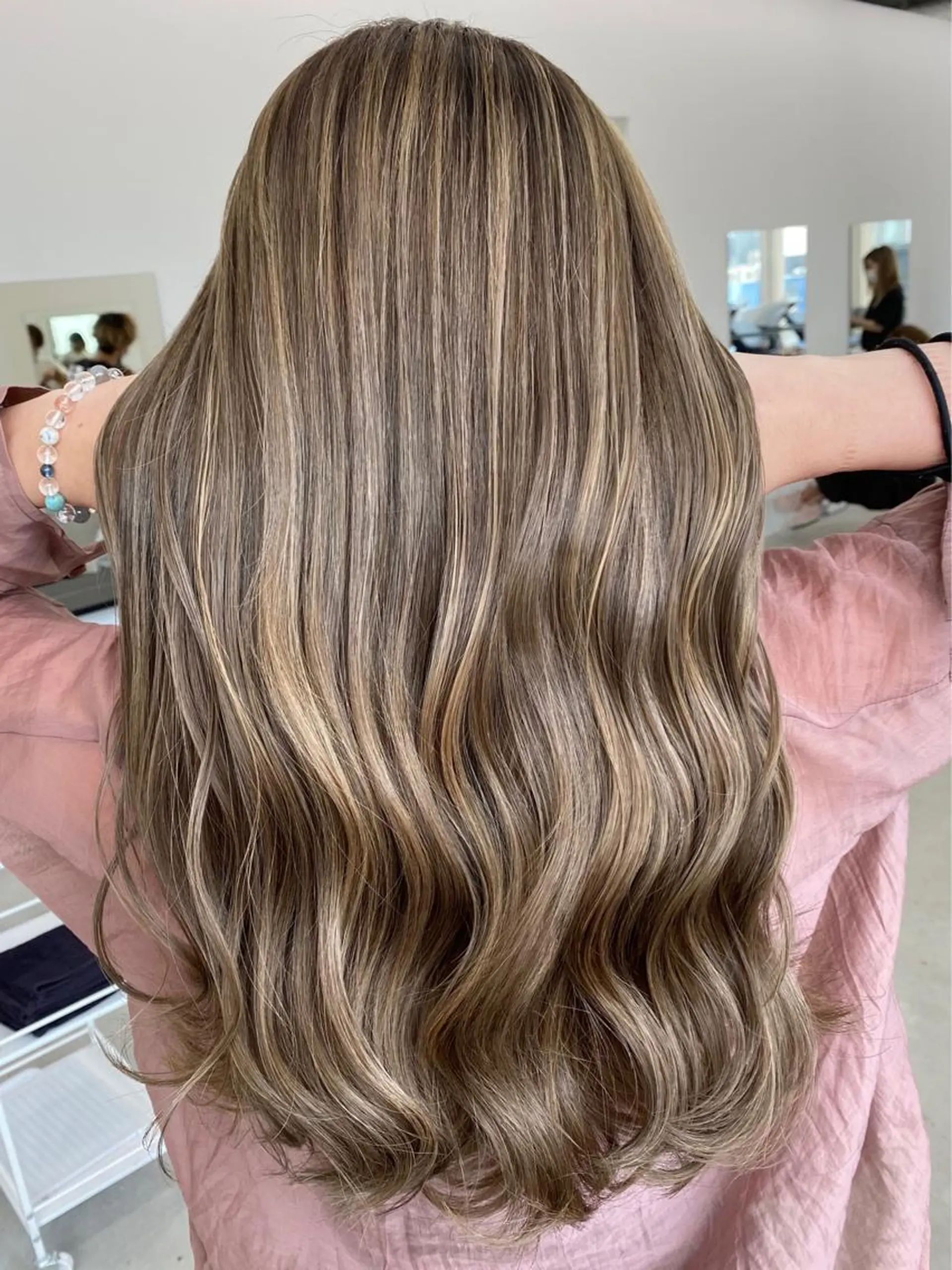 セミロング カラー ハイライトカラー ハイライト gotoday所属・上品カラー HIDEのヘアスタイル