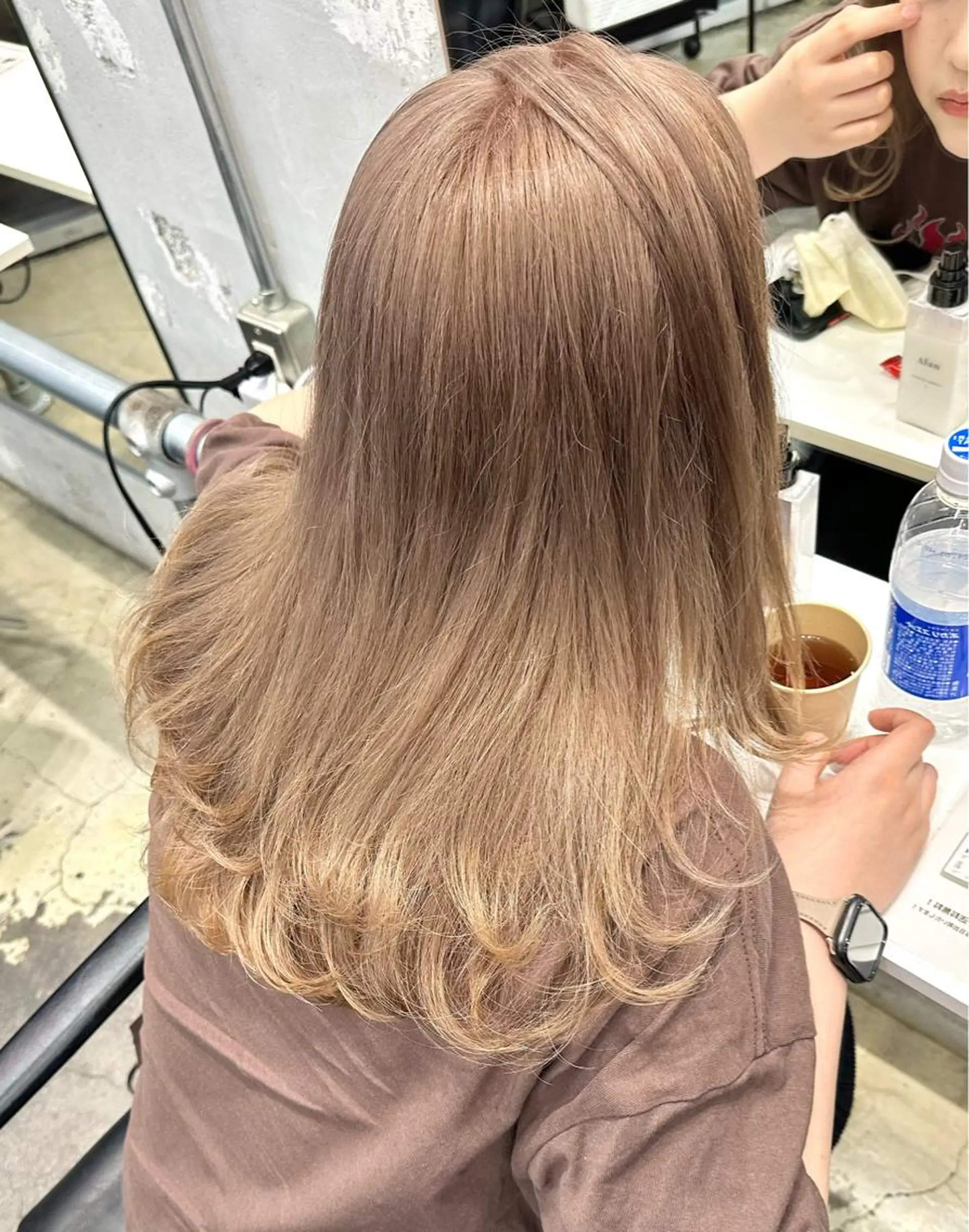 セミロング カラー パーマ ヘアアレンジ メンズ 抜きっぱなしブロンド ササキカズマのヘアスタイル