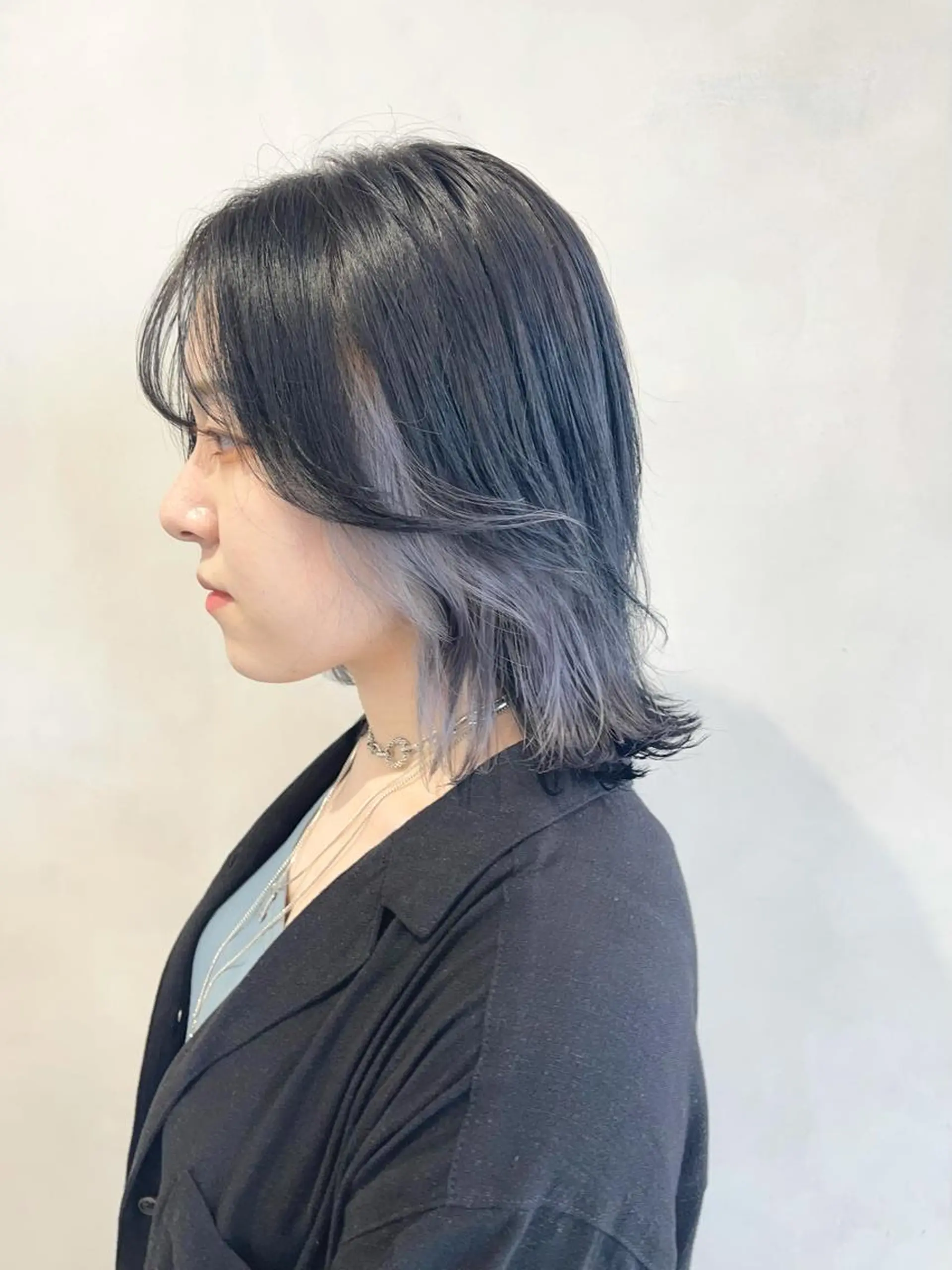 ミディアム カラー ブリーチ ケアブリーチ シルバー ホワイトシルバー カット ヘアカラー トリートメント 🦋レイヤーカット ミドリカワ🦋のヘアスタイル