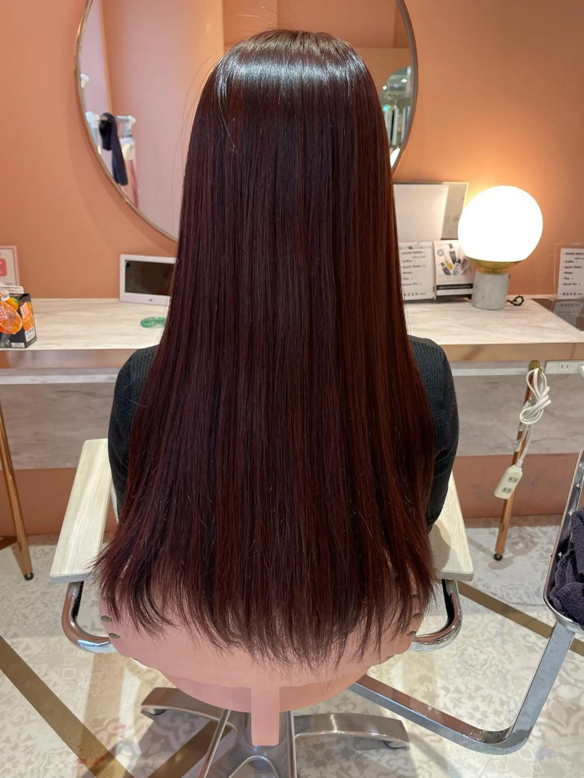 ロング カラー ブリーチ ボルドーカラー ブリーチなしカラー lunty miichiのヘアスタイル