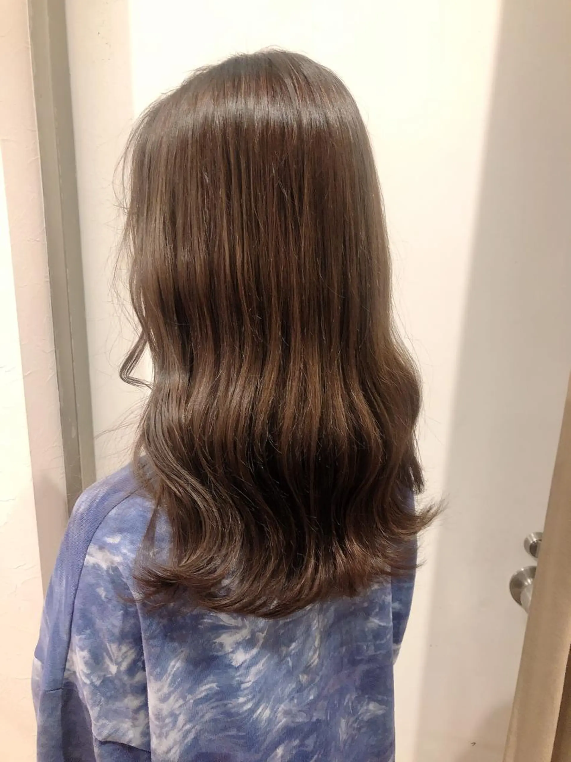 セミロング カラー ブリーチ ダブルカラー ブリーチなしカラー ヘアカラー 韓国🇰🇷レイヤー おくれ毛/顔まわりのヘアスタイル