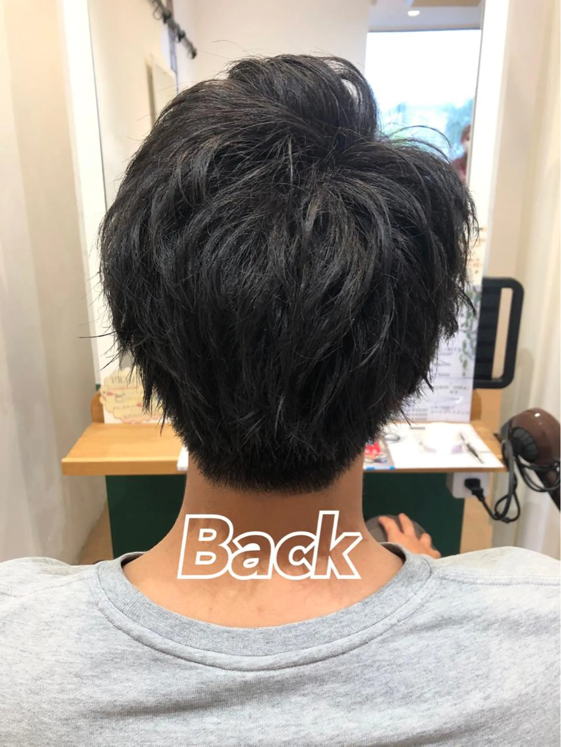 ショート カラー メンズ 細沼 葵のヘアスタイル