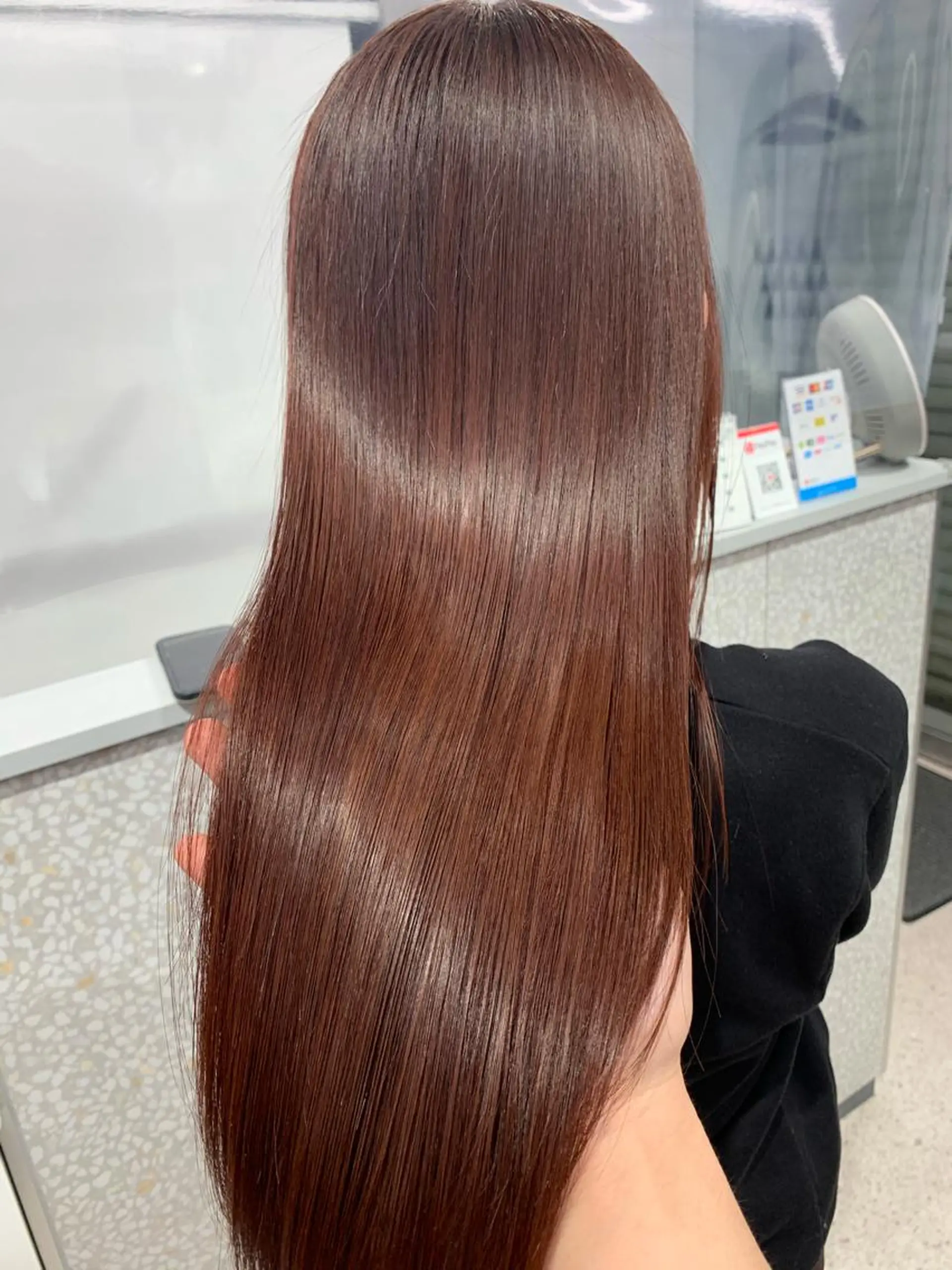 ロング 縮毛矯正 銀座／レイヤーカット 🤍内野すみれのヘアスタイル