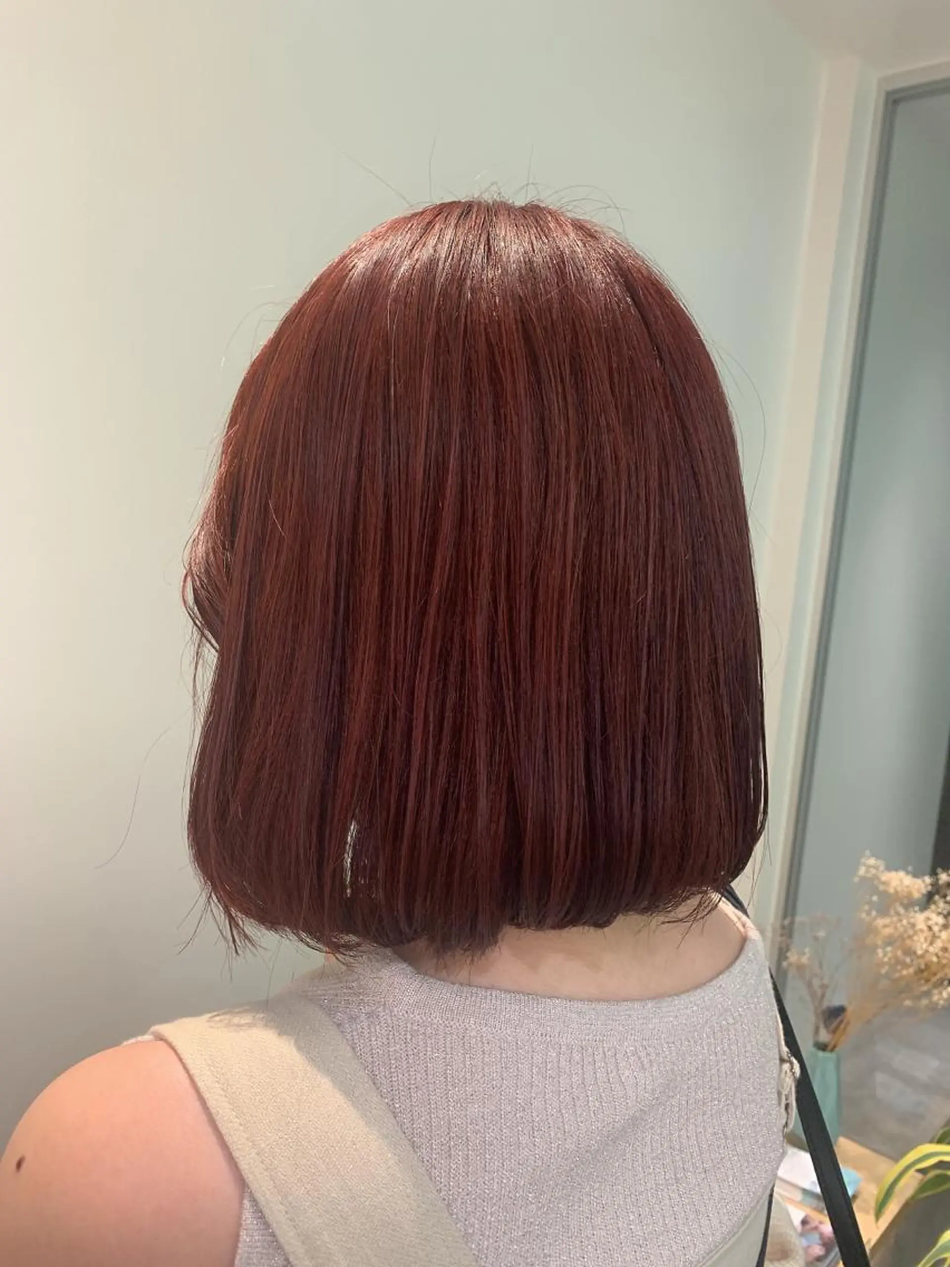 カラー レッドカラー 村松 萌のヘアスタイル