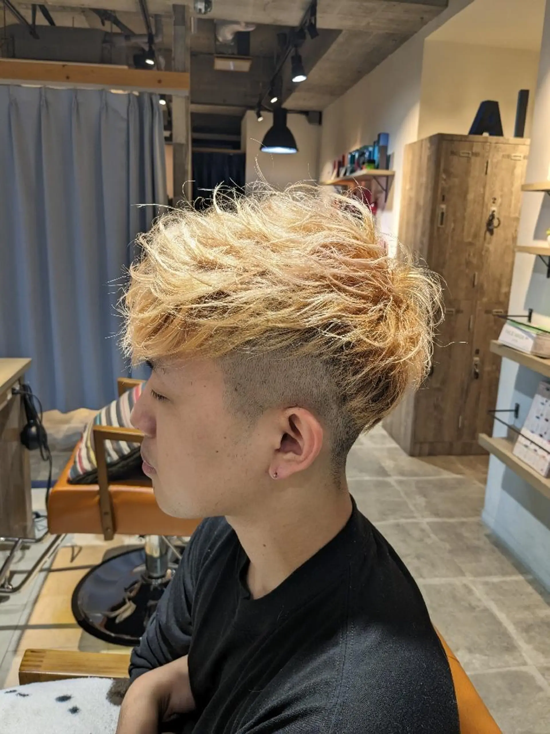 メンズ フェードカット スペインカール ツーブロック カット ヘッドスパ alushe 岡 陽子のヘアスタイル