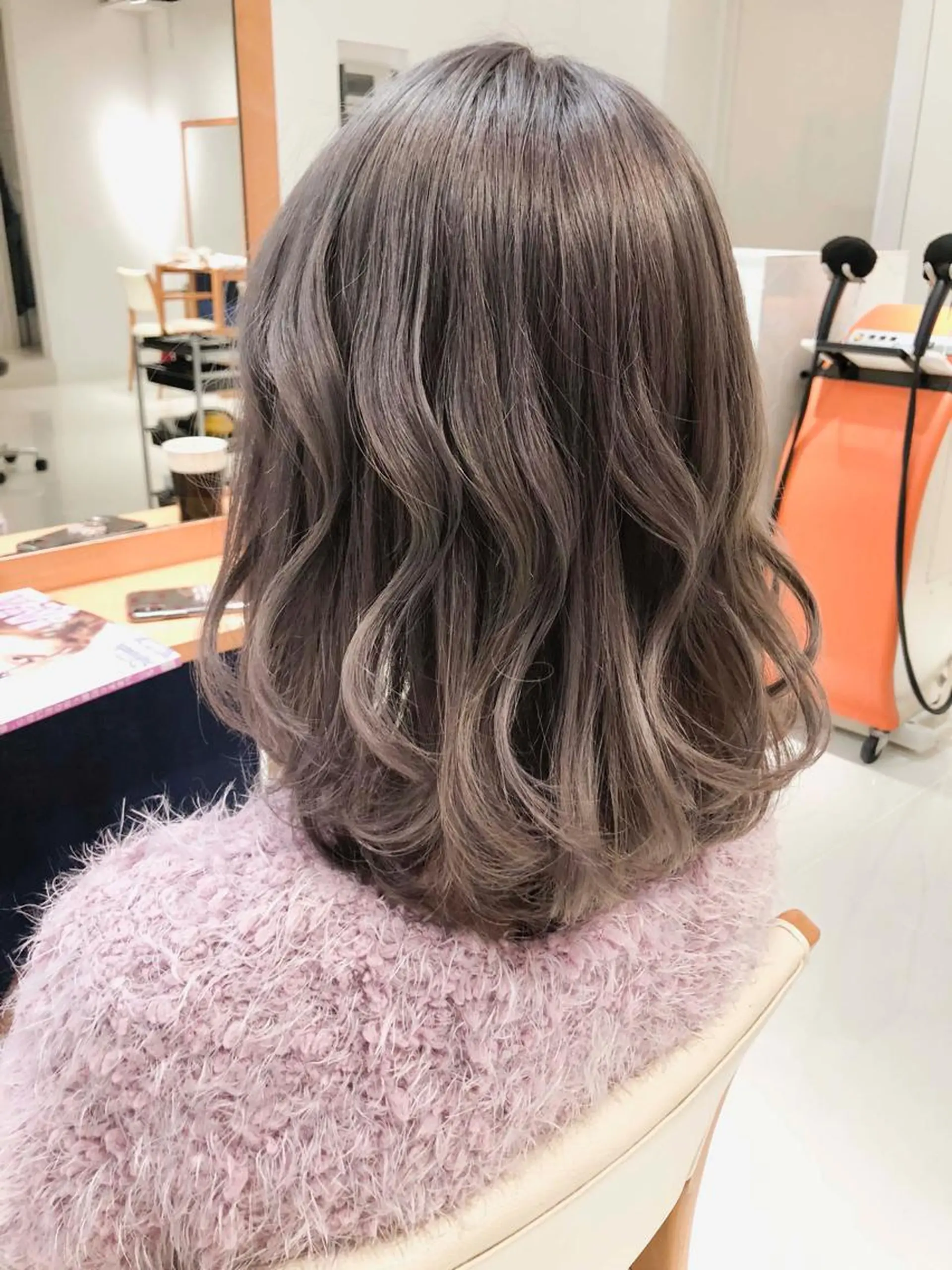 セミロング カラー Days 透明感カラーのヘアスタイル