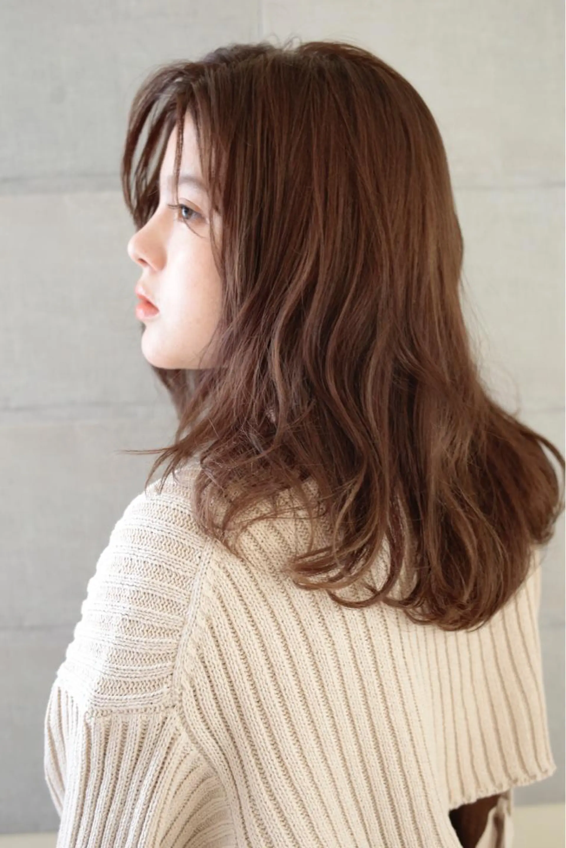 ミディアム カラー ぱつっとボブ/ 小野あかねのヘアスタイル
