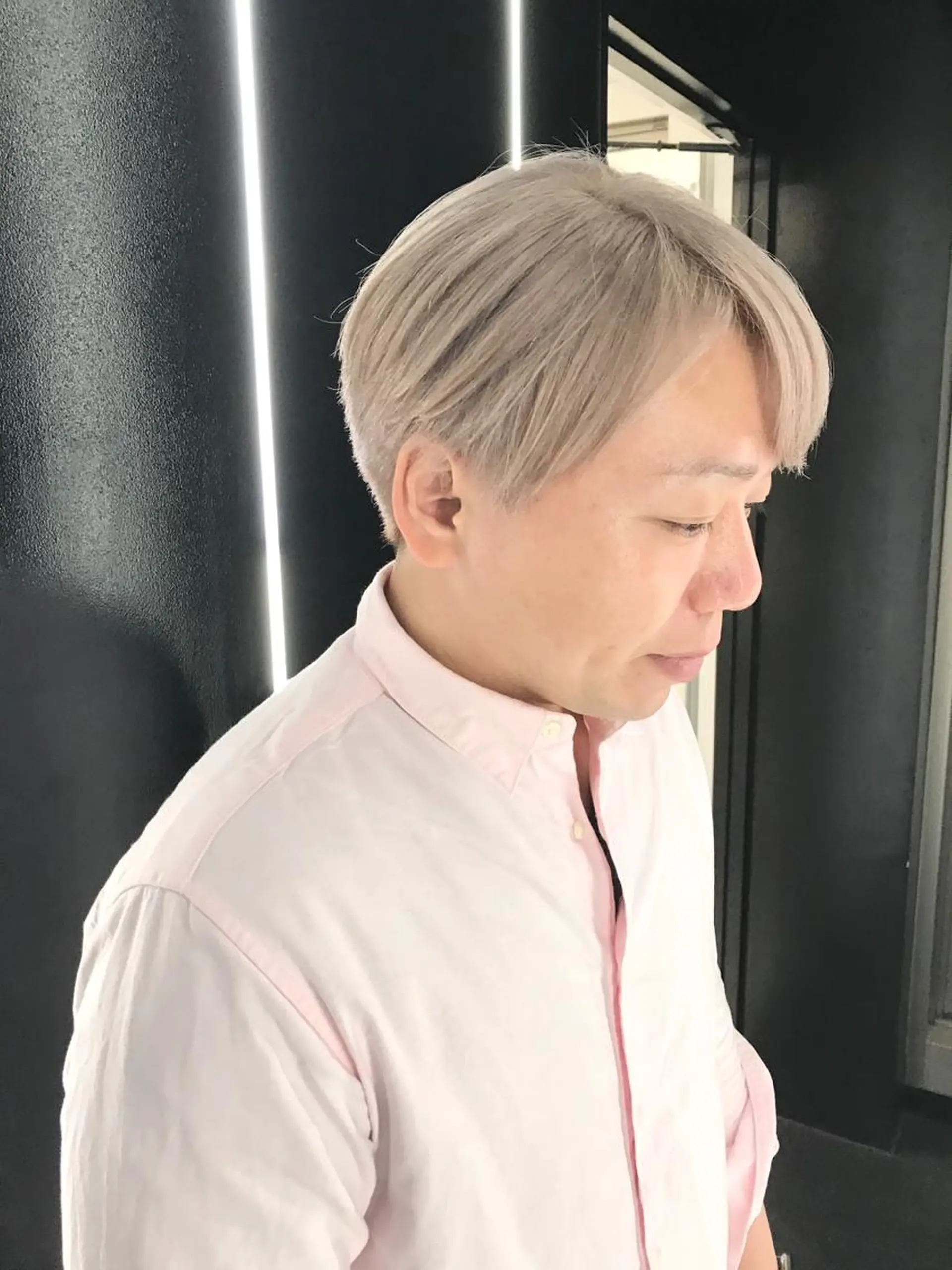 ショート カラー メンズ 森本 笑のヘアスタイル