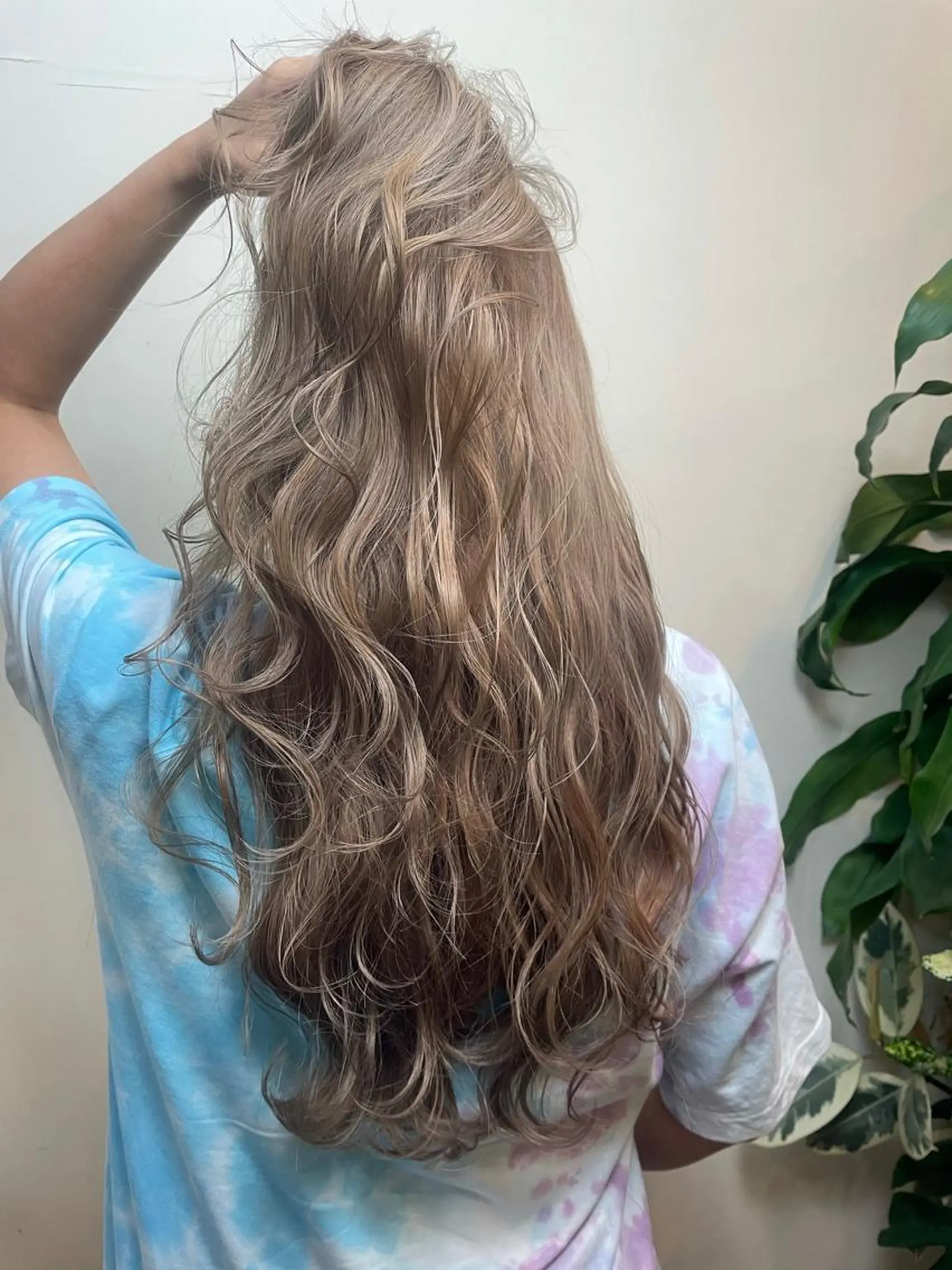 ロング カラー 編み込みエクステ プルエクステ シールエクステ バレイヤージュ ブリーチ カット ヘアカラー WEST OLAND加藤圭介のヘアスタイル
