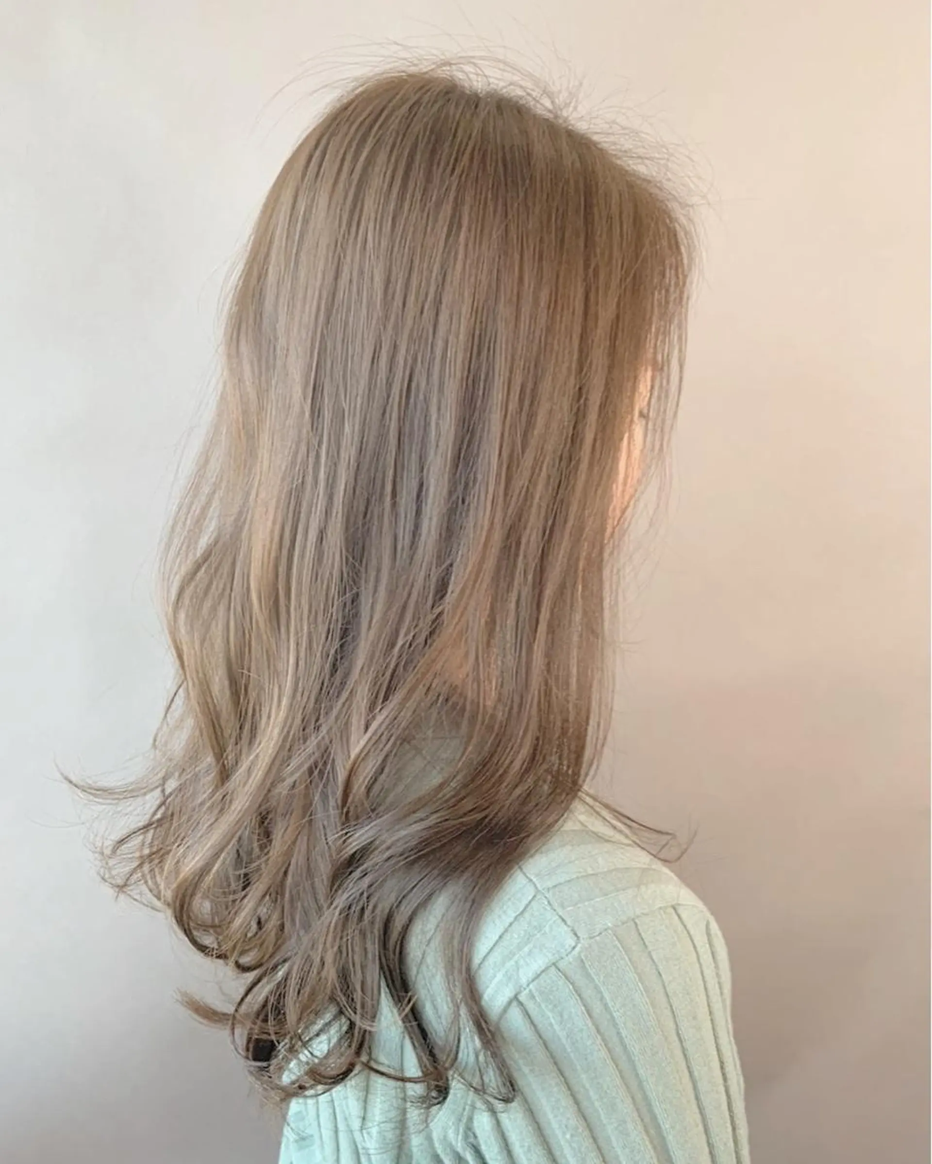 セミロング カラー カット ヘアカラー 福森 みずきのヘアスタイル