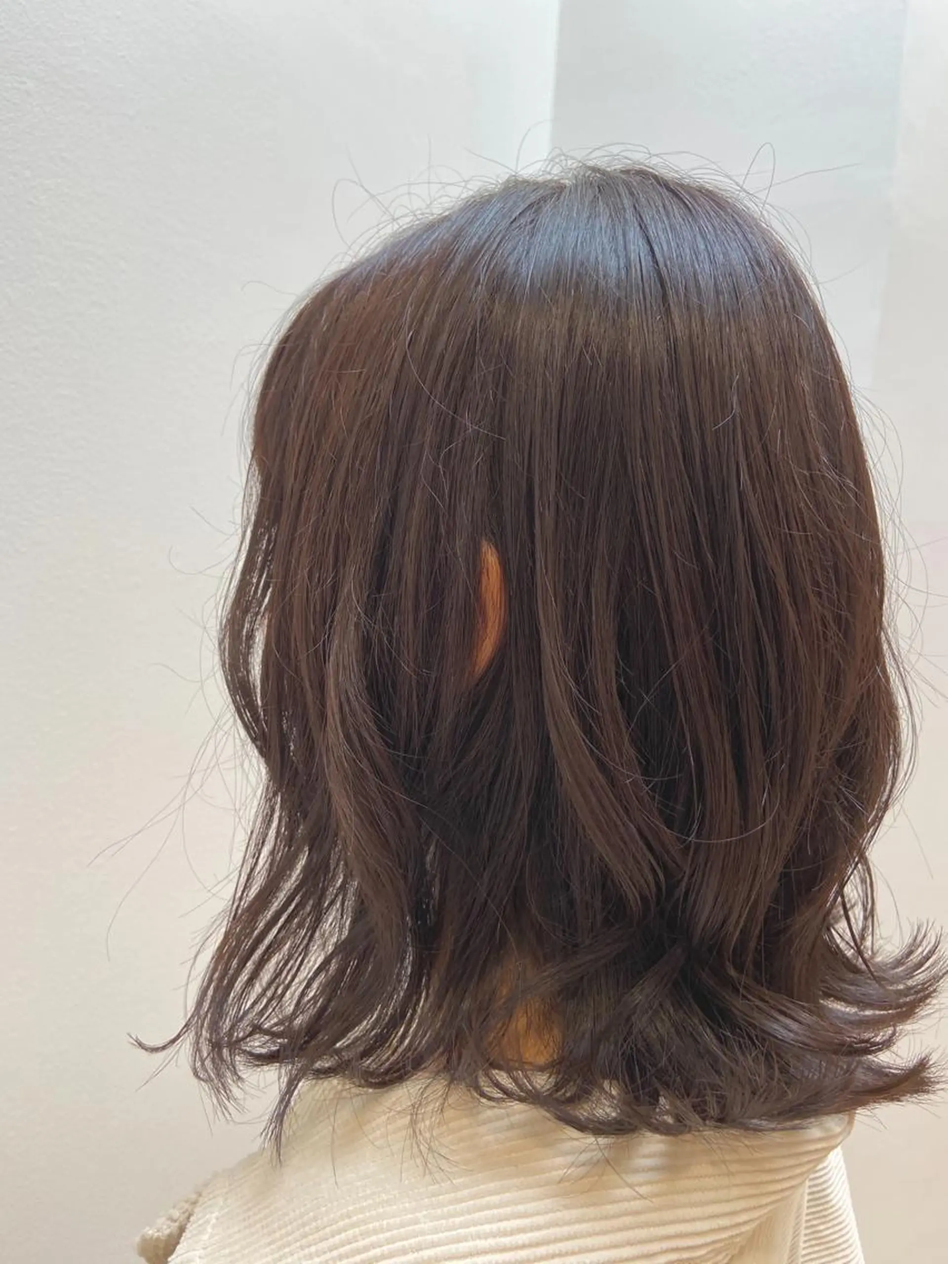 ミディアム loca by tree所属・うる艶暖色カラー HARUNAのヘアスタイル