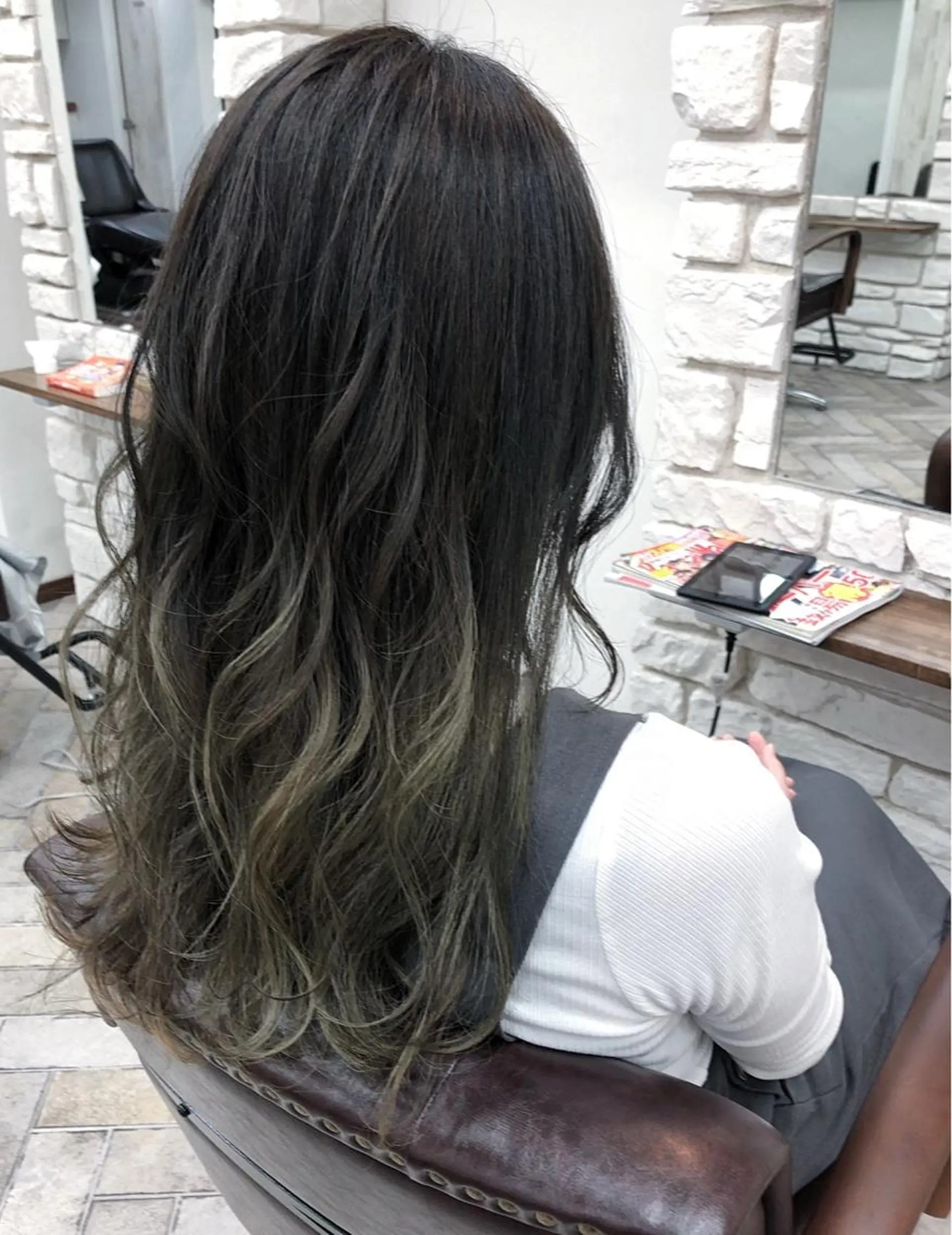 セミロング ✨艶感/透け感✨Sherry所属・艶髪/ハイトーン Sherryのヘアスタイル