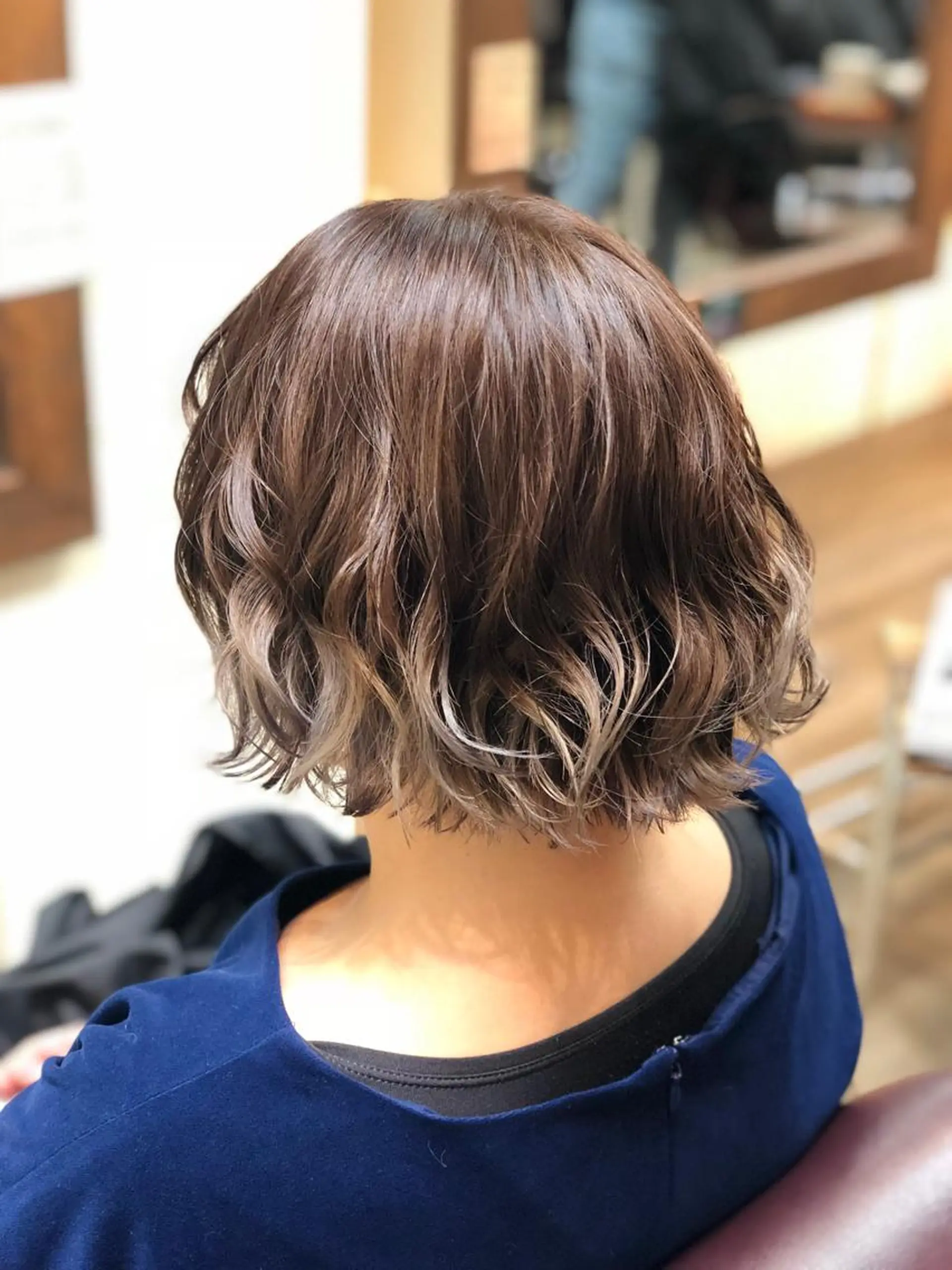 カラー グラデーションカラー グレージュ ハイトーンカラー ハイトーングレージュ 大人艶カラー/ ショートカット　辻岡のヘアスタイル