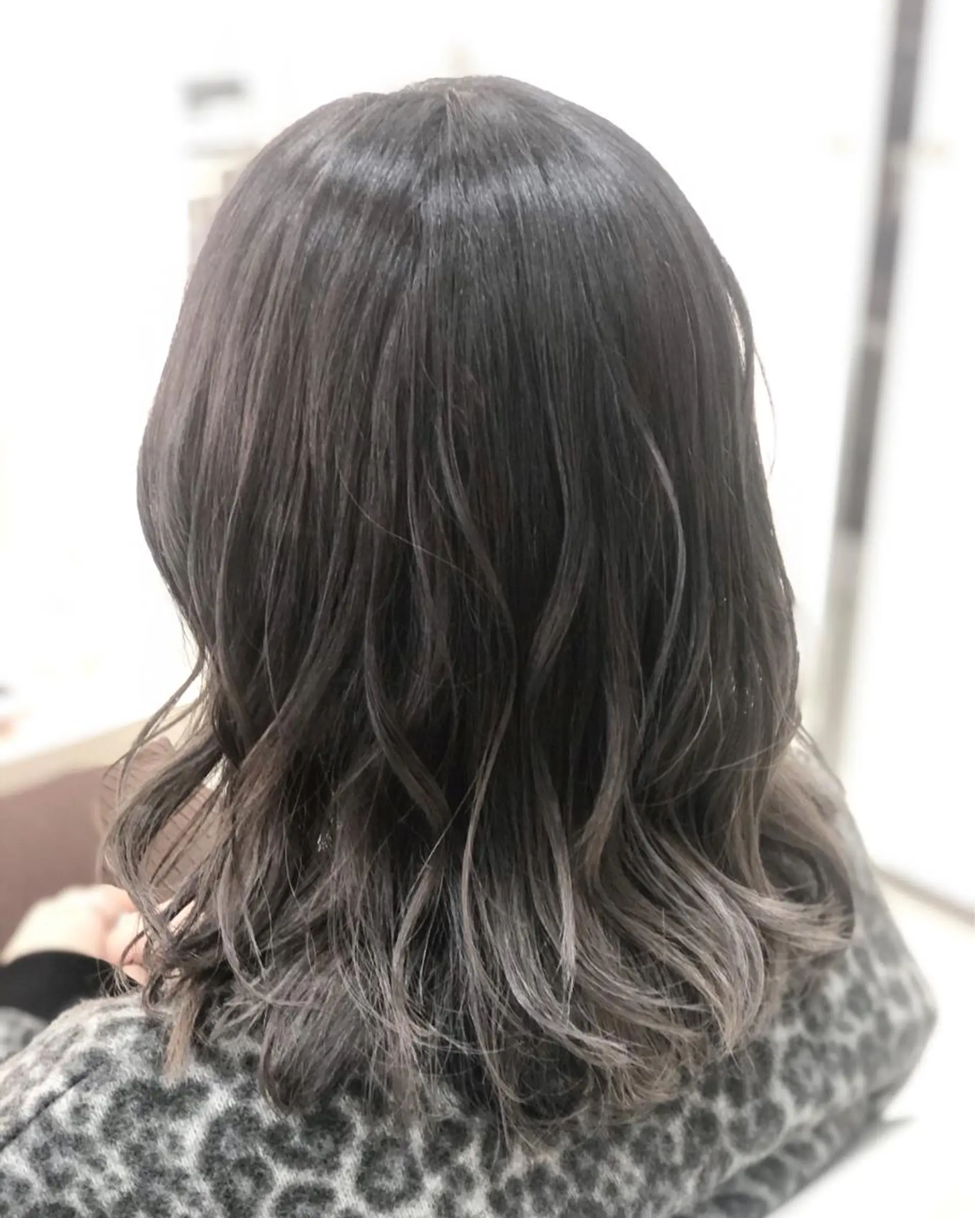 ミディアム カラー アッシュ グラデーションカラー シルバー シルバーアッシュ 💙髪質改善 💙和田💙のヘアスタイル